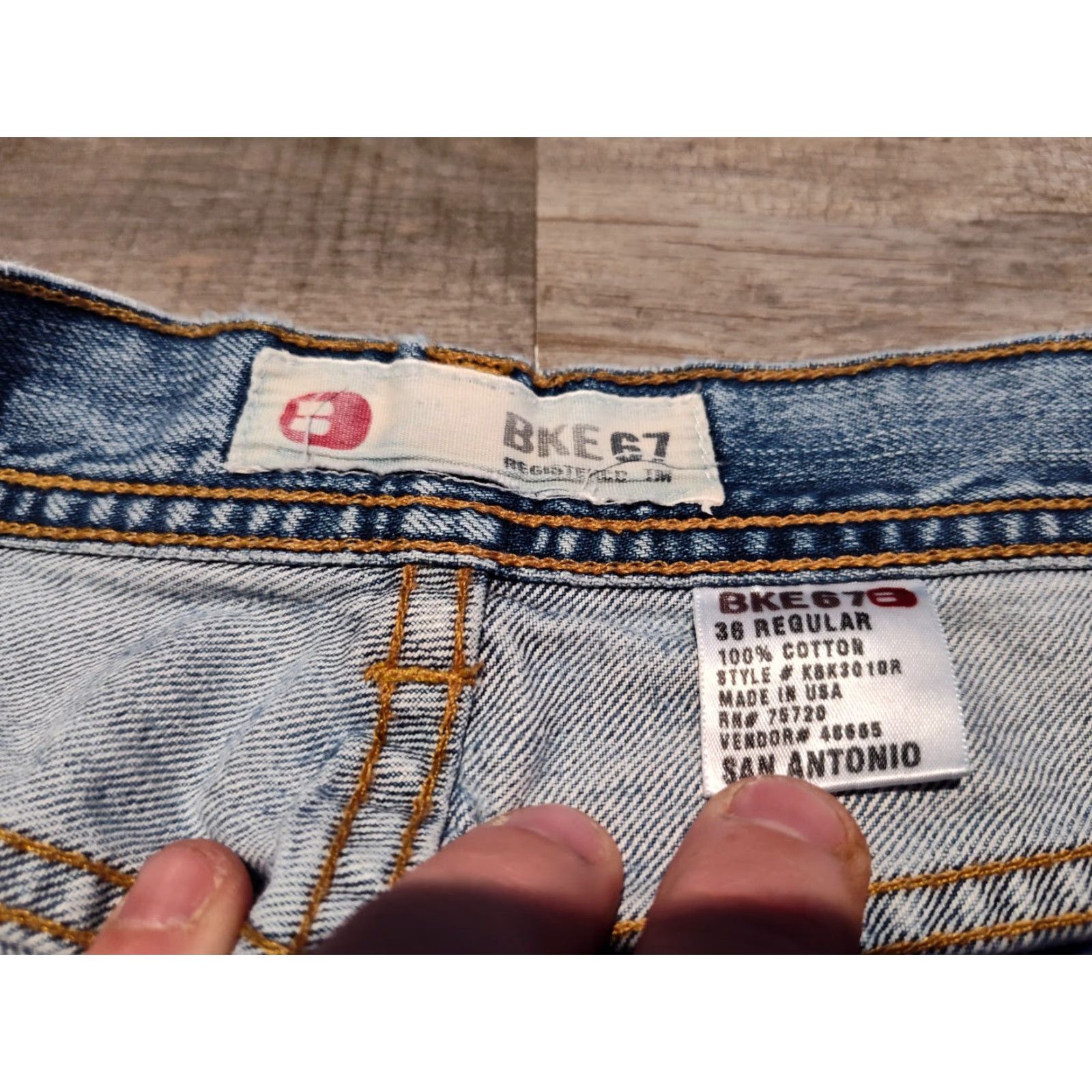 BKE VINTAGE BKE San Antonio Jeans Men Jeans 36x32 USA Made Light Blue 90s Straight Regular Mens Size US 36 / EU 52 - 7 Thumbnail
