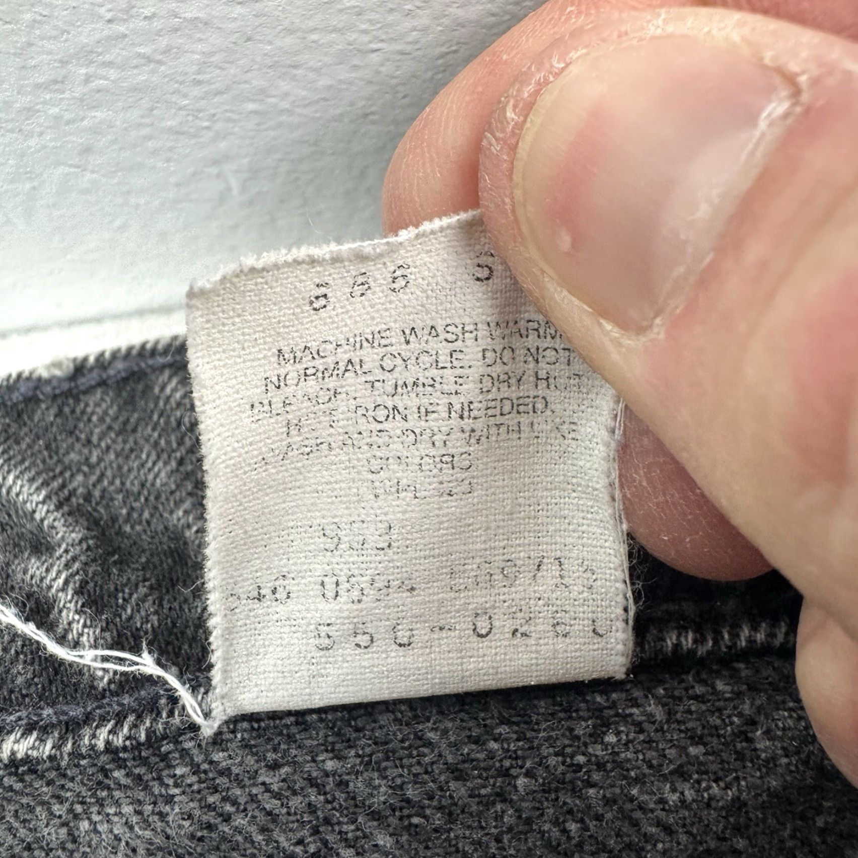 Levi's VINTAGE Levi's 550 Jeans Adult 36x34 Relaxed Tapered Leg Made In USA Pants Black Denim Cotton Jeans 90s USA Mens Size US 36 / EU 52 - 6 Thumbnail
