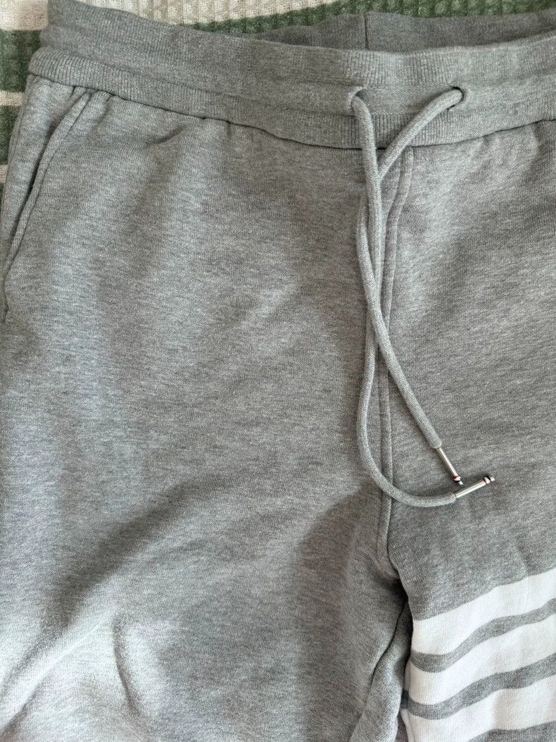Thom Browne Thom Browne size2 Classic four stripe pull cord shorts Size US 26 / EU 42 - 2 Thumbnail