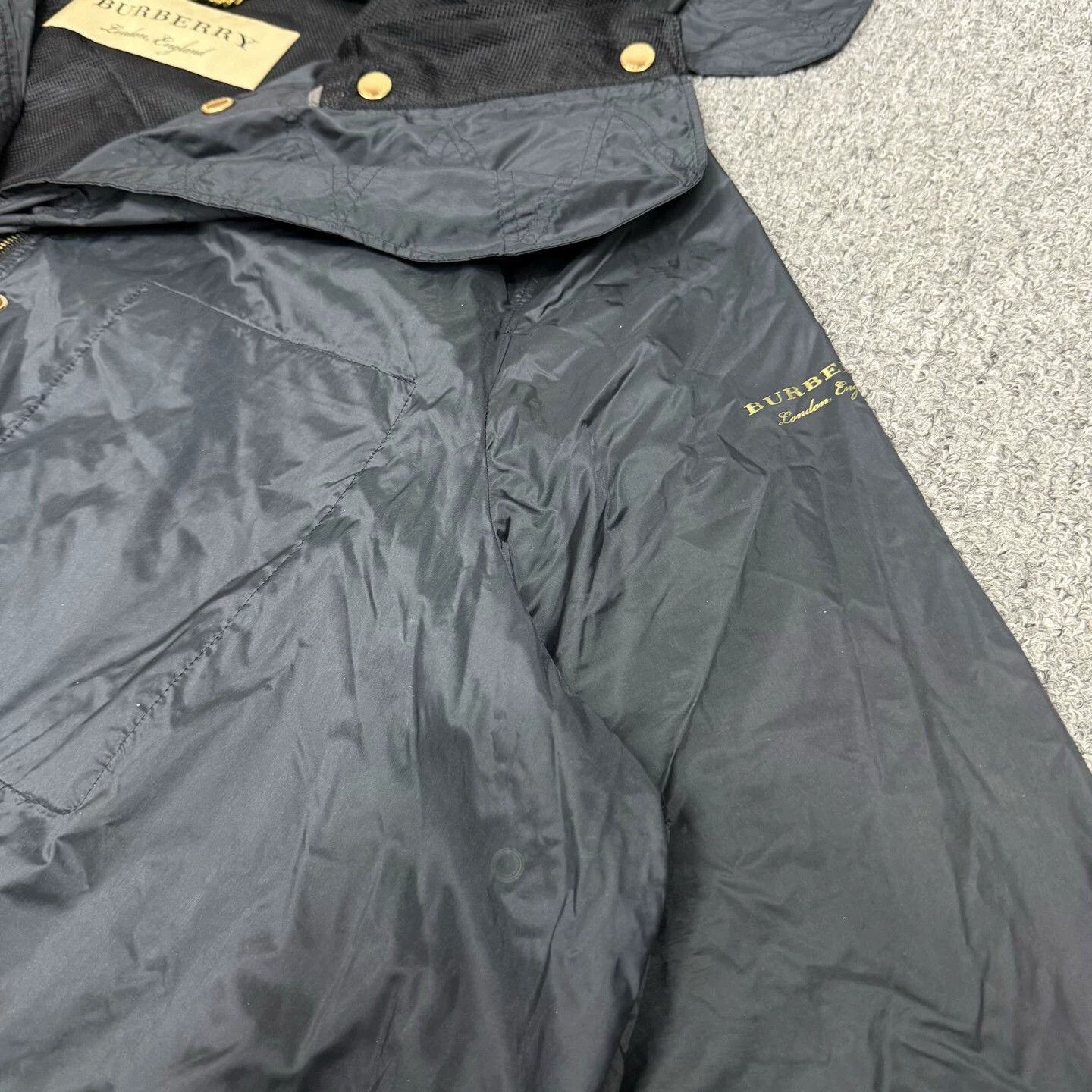 Burberry Burberry black lightweight fish tail trench coat M Size M / US 6-8 / IT 42-44 - 3 Thumbnail