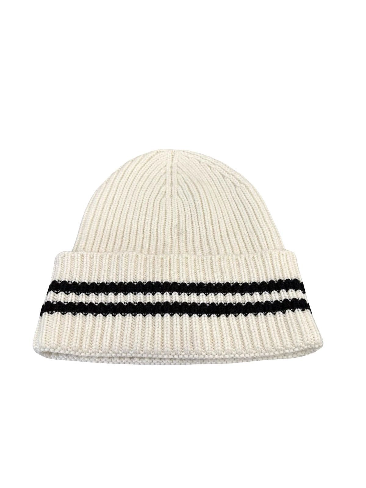 Chanel Cashmere embroidered logo beanie Size ONE SIZE - 2 Thumbnail