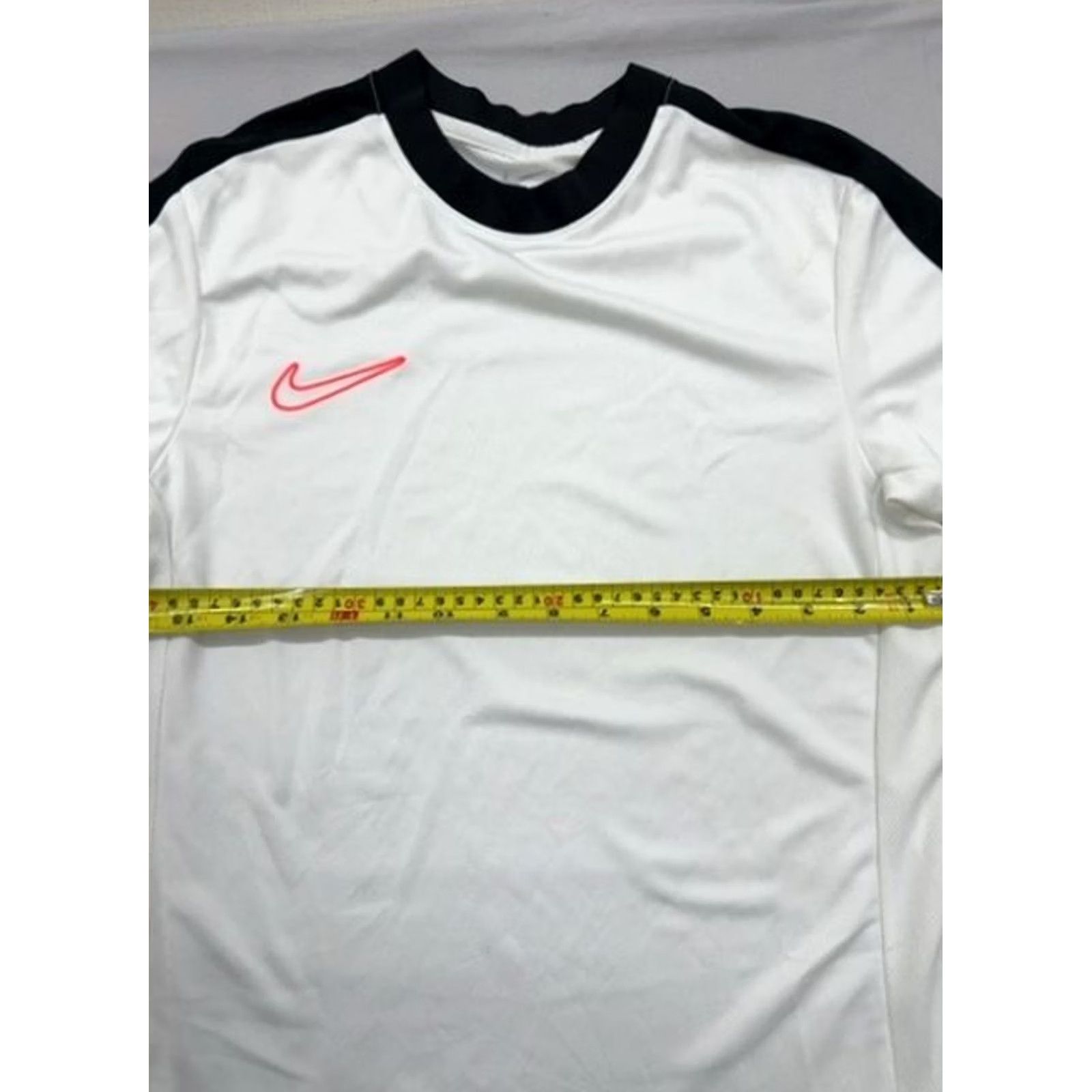 Nike Nike Men’s Dri-FIT Striped T-Shirt Size S White/Black DV9750-101 Size US S / EU 44-46 / 1 - 7 Thumbnail