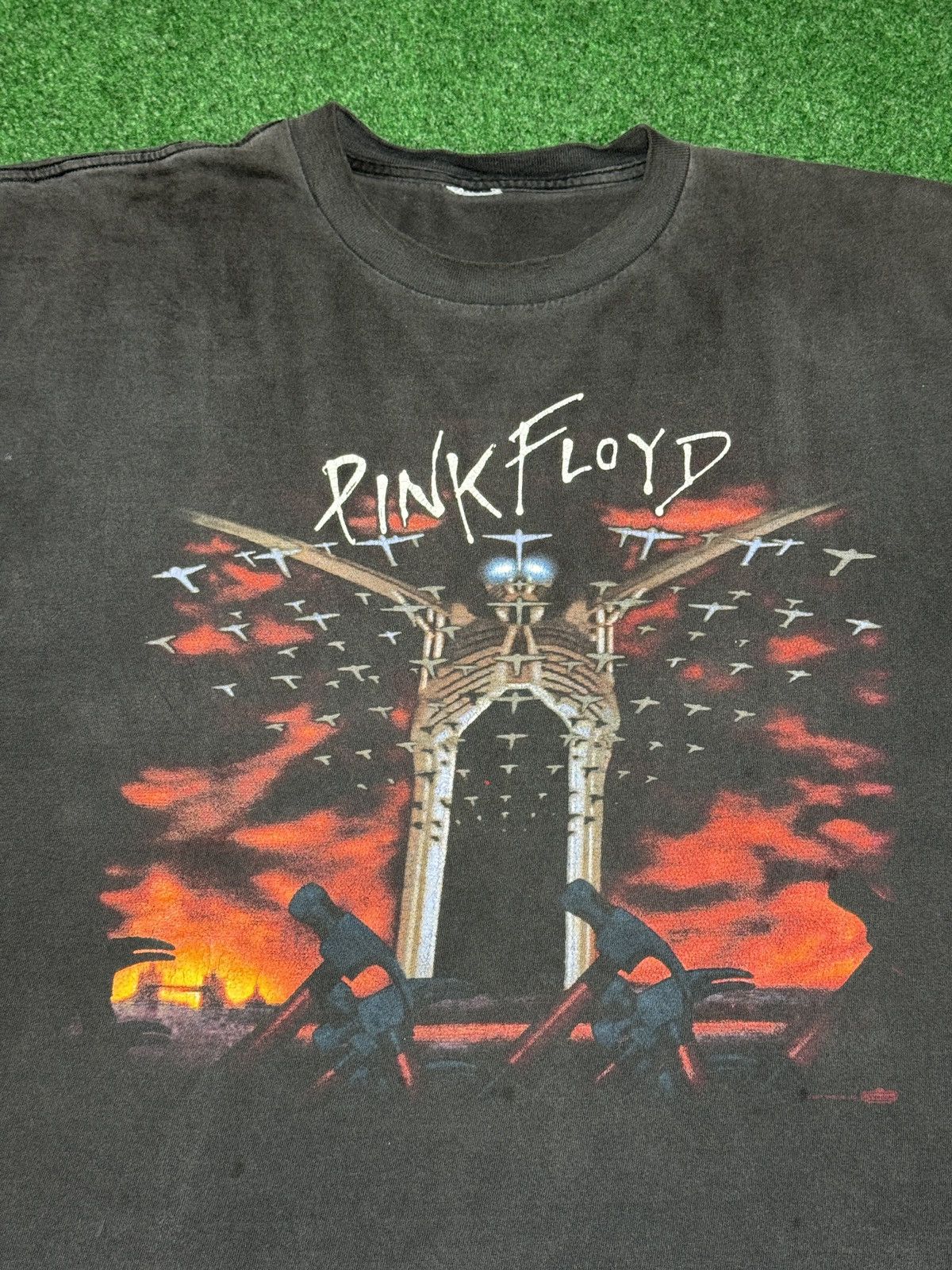 Vintage 90s Pink Floyd The Wall RARE FADED Band XL T Shirt