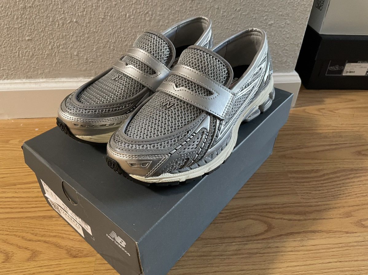 New Balance 1906L Silver Loafer Sneakers sz 8