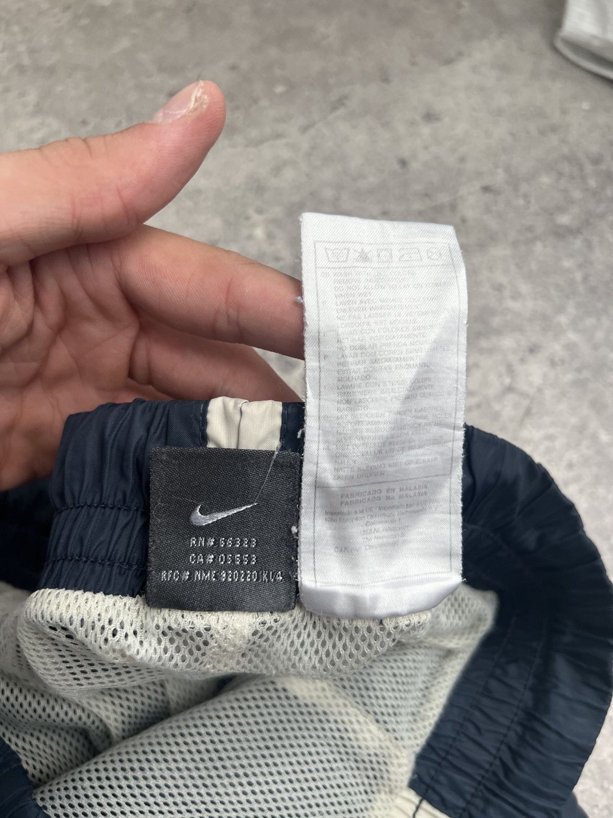Nike Y2K Nike Nylon Pants Track Drill 00s Logo Swoosh Size US 32 / EU 48 - 6 Thumbnail