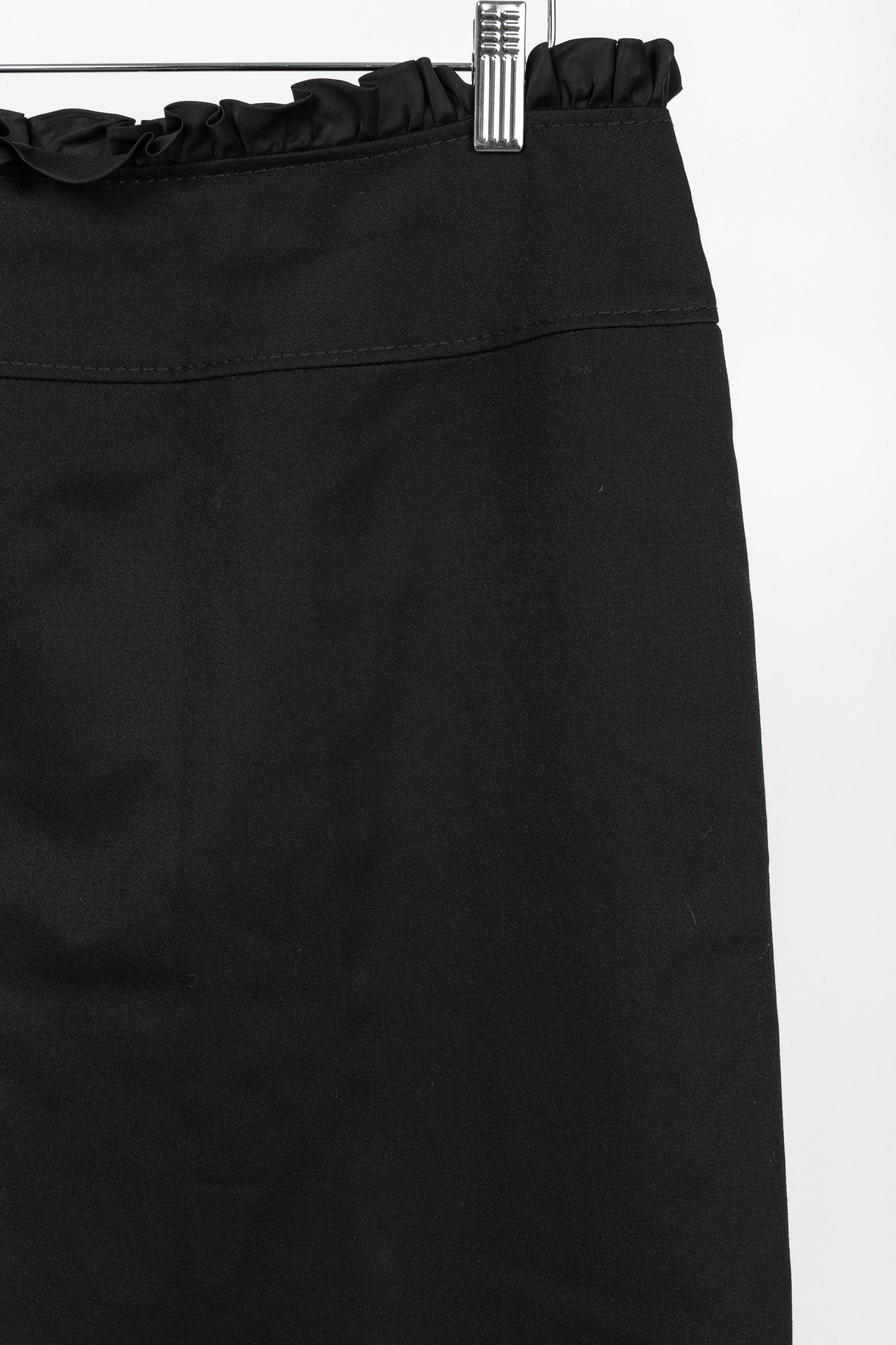 Valentino Valentino Black Wool Ruffle-Waist Pencil Skirt Size 30" / US 8 / IT 44 - 4 Thumbnail
