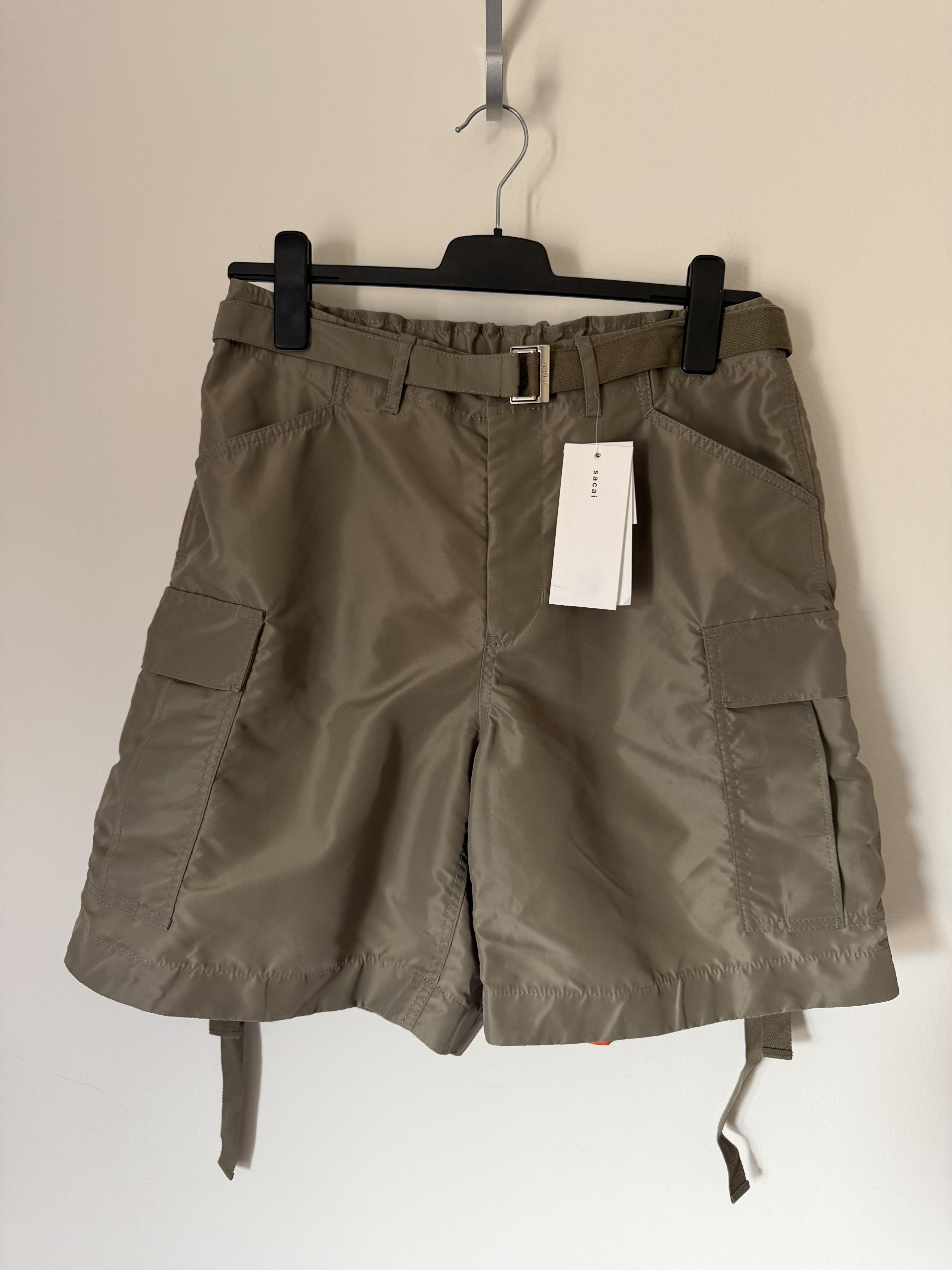 Sacai Sacai Belted Nylon Cargo Shorts in Olive Green Size US 32 / EU 48 - 1 Thumbnail