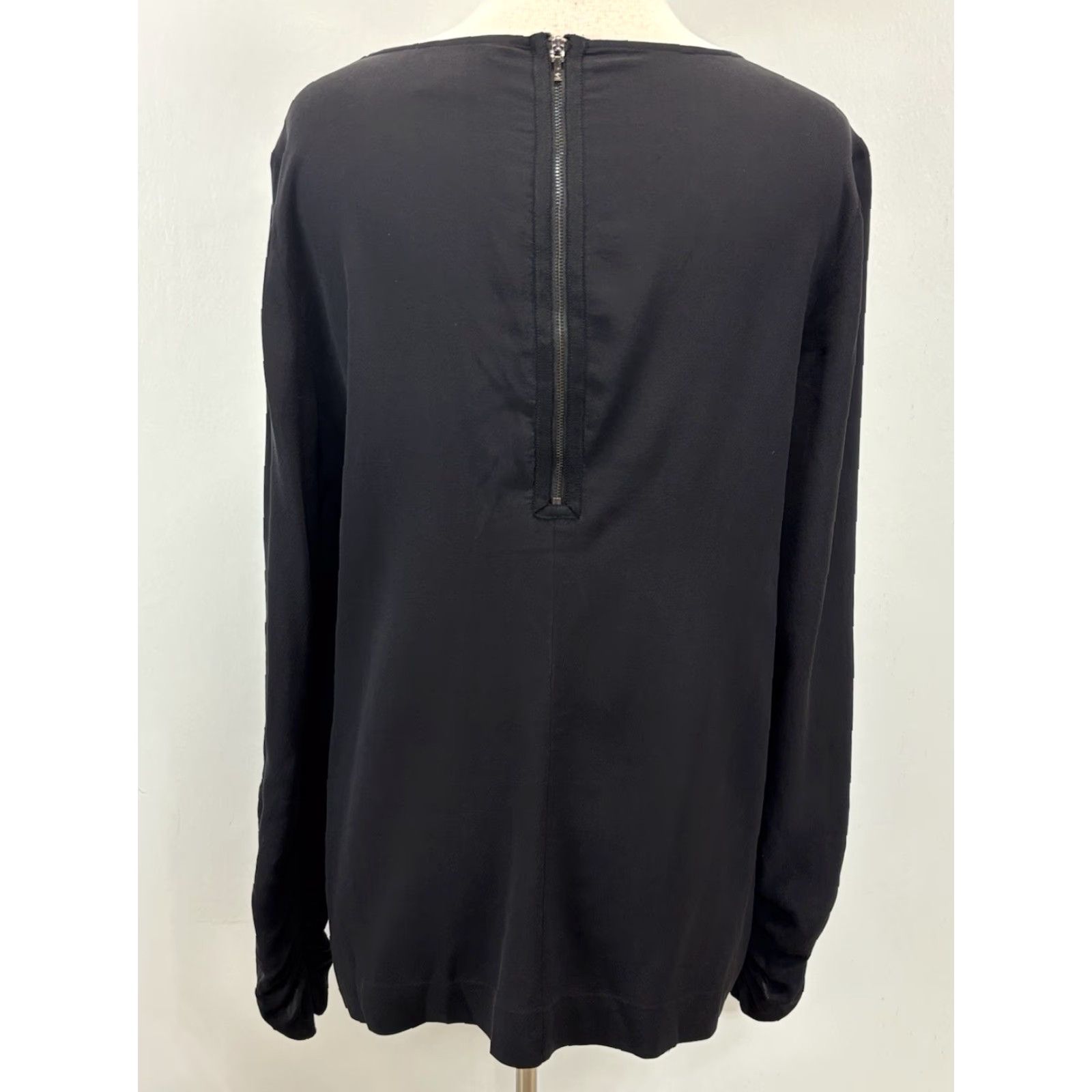 Tory Burch Vintage Tory Burch Women's Silk Blouse Sz 12 Black Tunic Long Sleeve Round Neck Classic Designer Size XL / US 12-14 / IT 48-50 - 3 Thumbnail