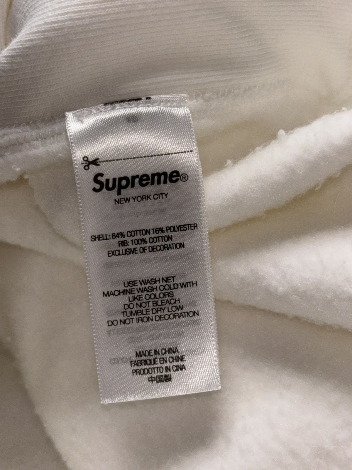 Supreme SUPREME Washed Box Logo Crewneck White X-Large SS25SW2 BNIB Size US XL / EU 56 / 4 - 14 Thumbnail