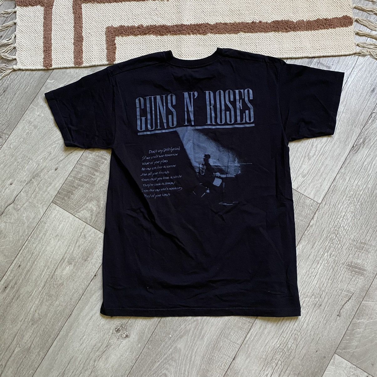 Band Tees VINTAGE GUNS N ROSES ROCK TOUR T SHIRT Size US M / EU 48-50 / 2 - 2 Thumbnail