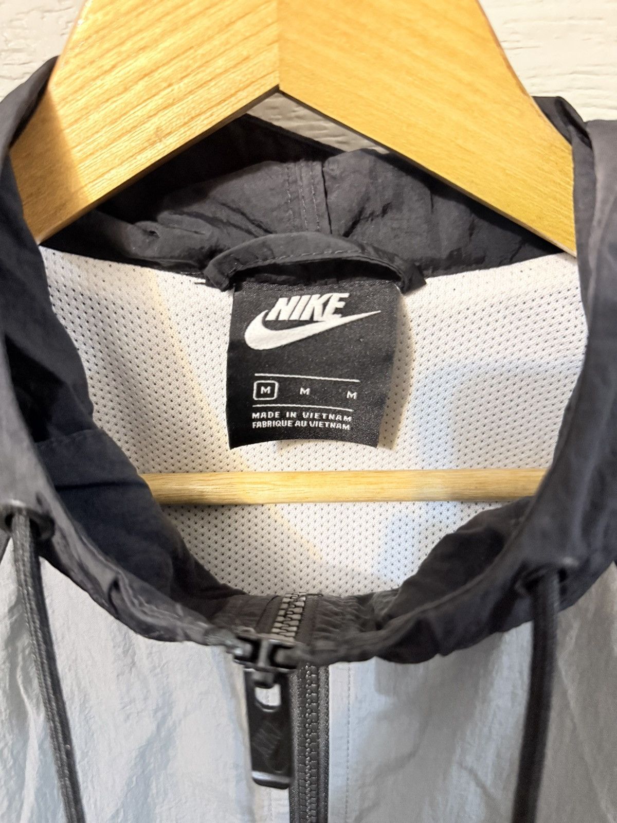 Nike Sportswear Vintage Nike Windbreaker Size Medium