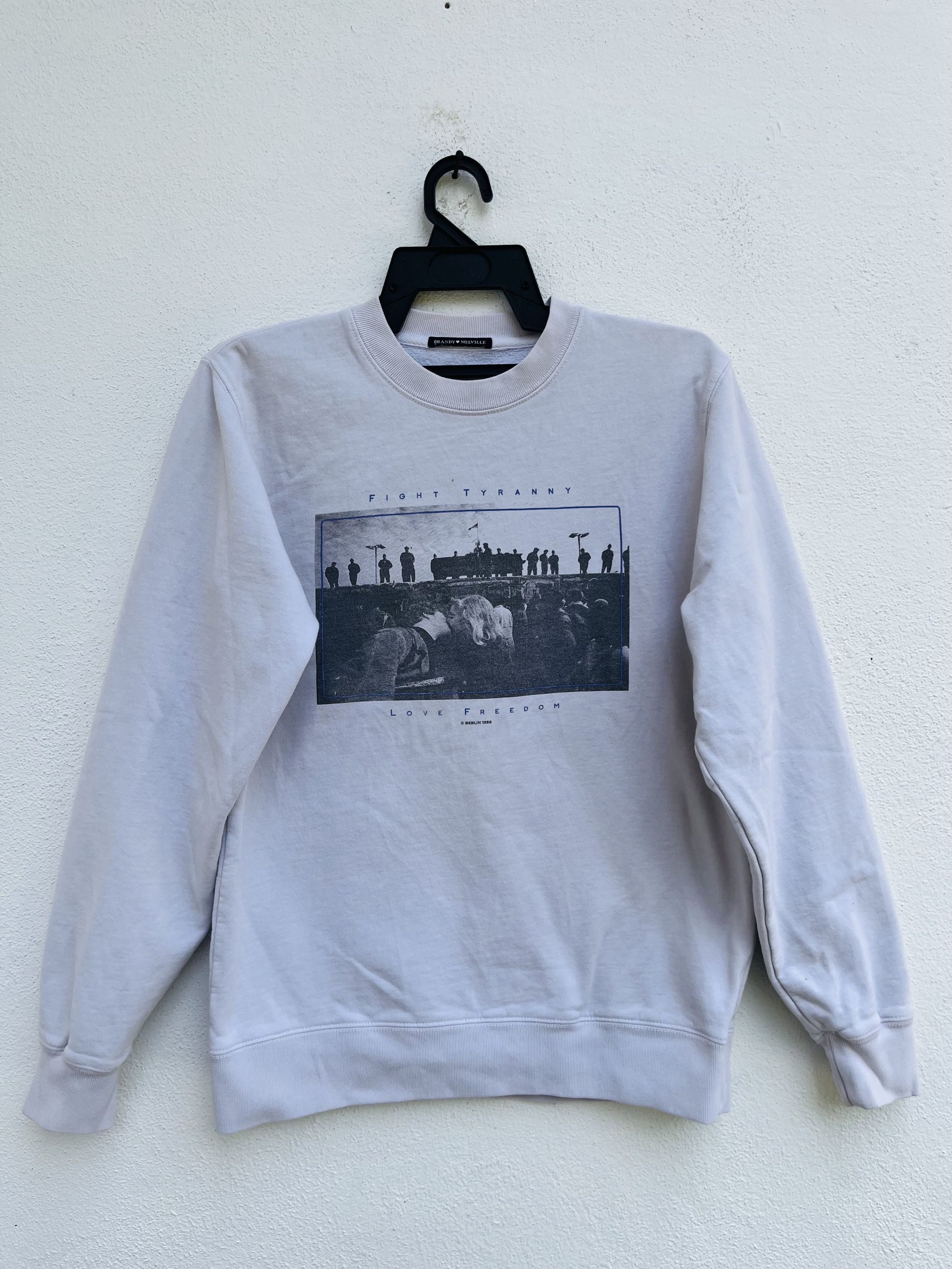 Japanese Brand × Vintage Vintage Brandy Melville Fight Tyranny Love Freedom Berlin 89 Size US M / EU 48-50 / 2 - 1 Thumbnail