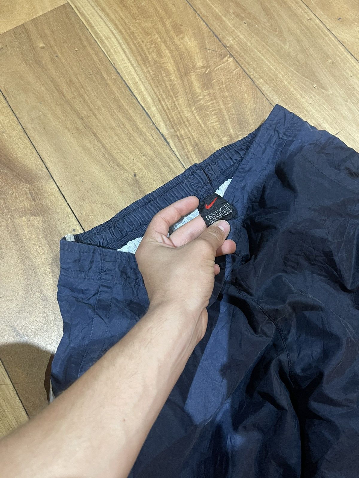 Nike Vintage nike blue-white trackpants 8-10 M Y2K baggy SK8 zip Size US 26 / EU 42 - 2 Thumbnail