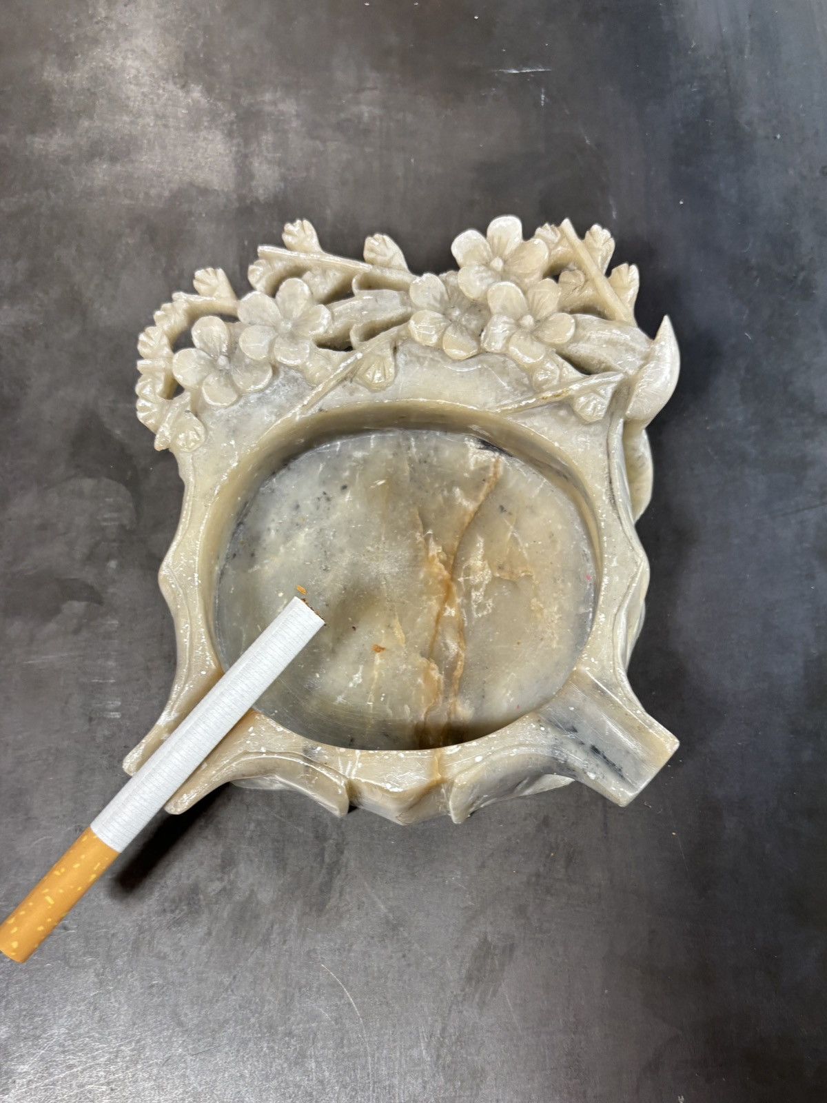 Vintage Carved Vintage Stone Ashtray Chinese Alabaster Soapstone 60s Size ONE SIZE - 17 Thumbnail