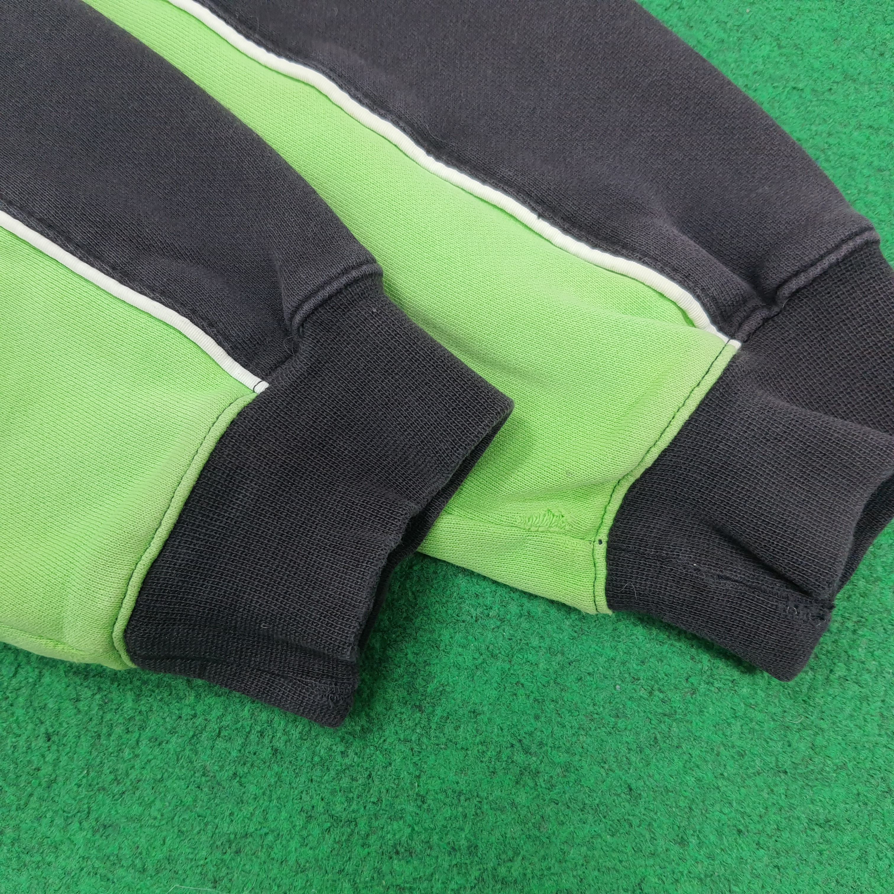 Japanese Brand Vintage 2002 Kawasaki Racing Team MotoGP Motorcross Crewneck Size US L / EU 52-54 / 3 - 14 Thumbnail