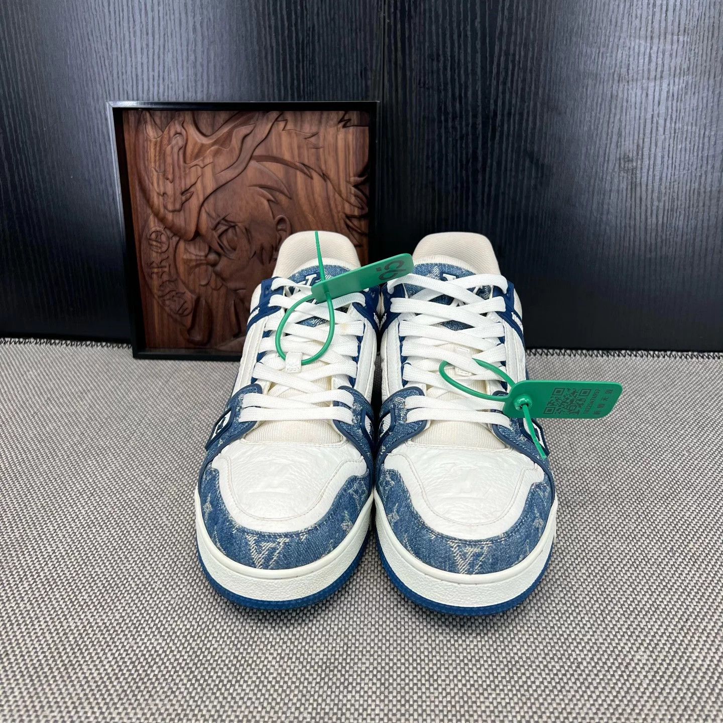 Louis Vuitton LV white blue denim trainer Size US 8 / EU 41 - 4 Thumbnail