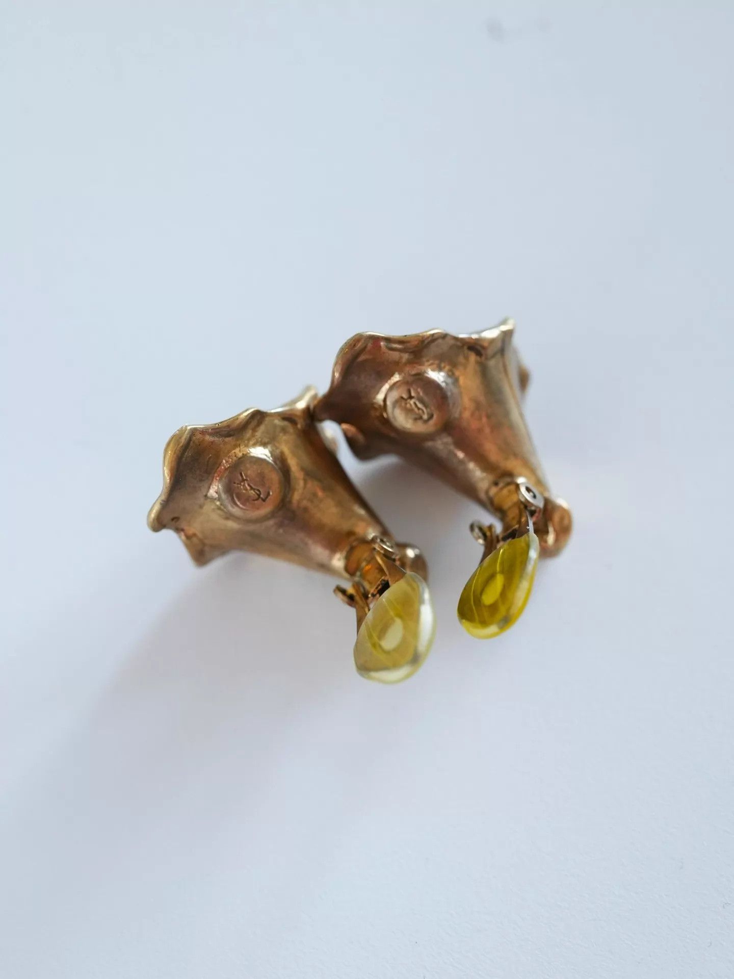 Yves Saint Laurent YSL Vintage Calla Lily Pearl Clip-On Earrings Size ONE SIZE - 6 Thumbnail