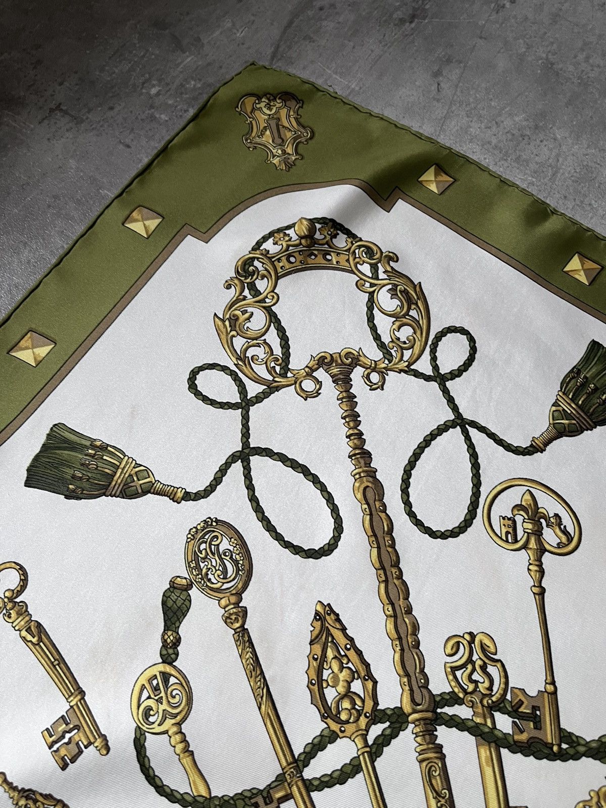 Hermes Hermes ''Les Cles'' silk scarf green Size ONE SIZE - 16 Thumbnail