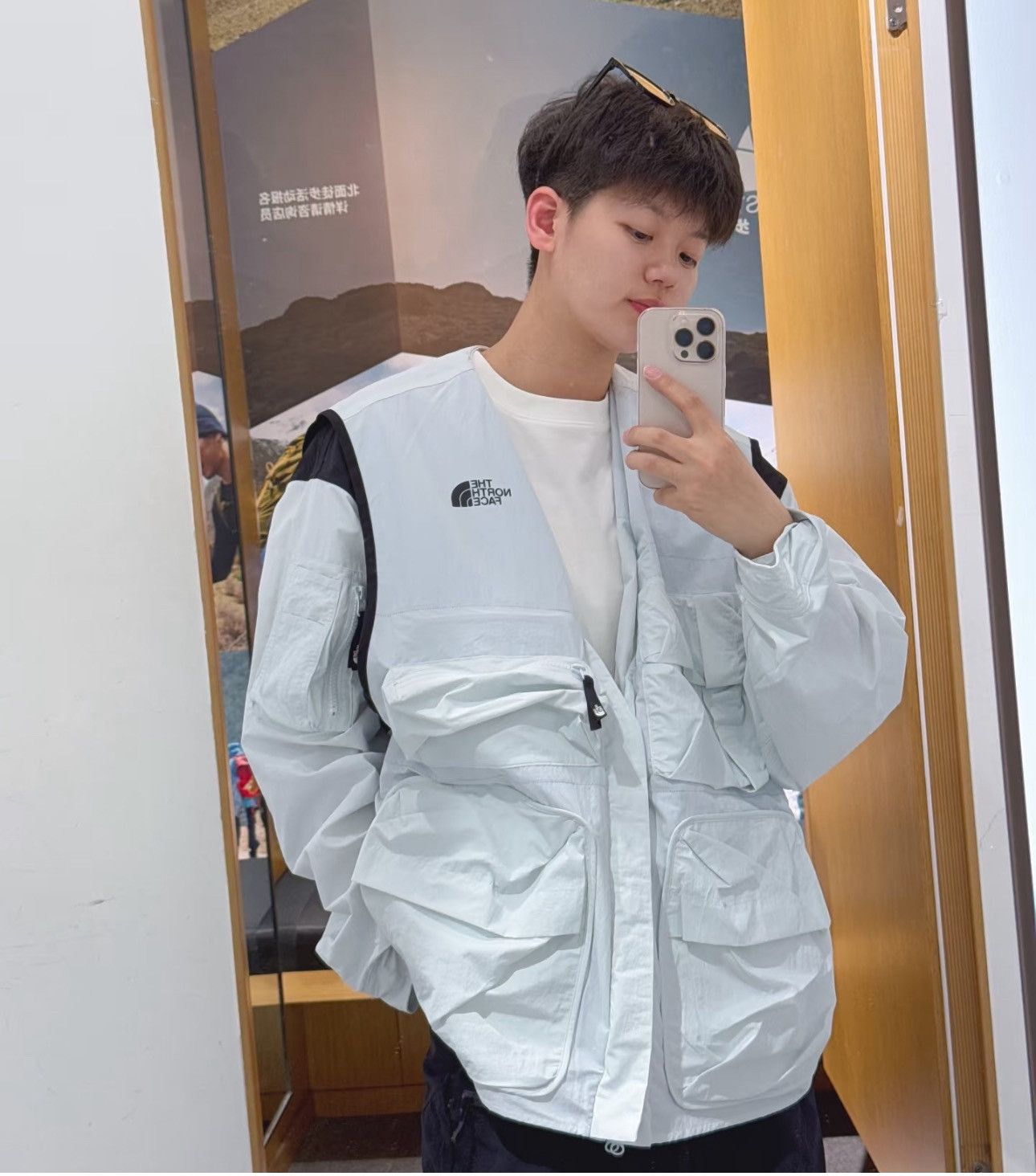 The North Face Urban Exploration REVERSIBLE 4-WAY WIND JACKET Size US M / EU 48-50 / 2 - 8 Thumbnail