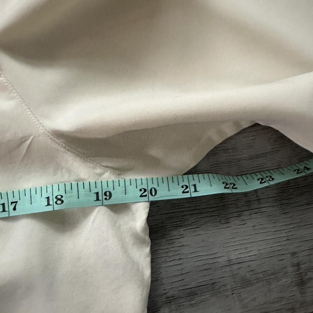 Talbots Vintage Cream Talbot’s 100% Silk Button-Up Shirt Size 10 Size L / US 10 / IT 46 - 5 Thumbnail