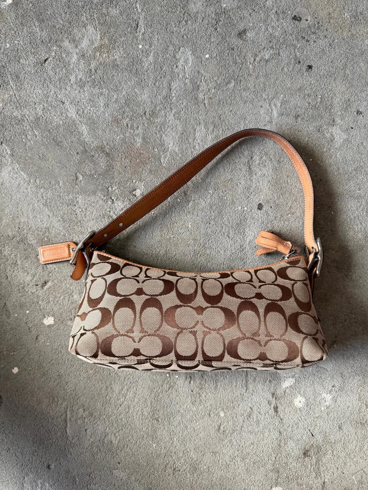 Coach Coach Signature Hampton Baguette Shoulder Bag Tan Size ONE SIZE - 5 Thumbnail