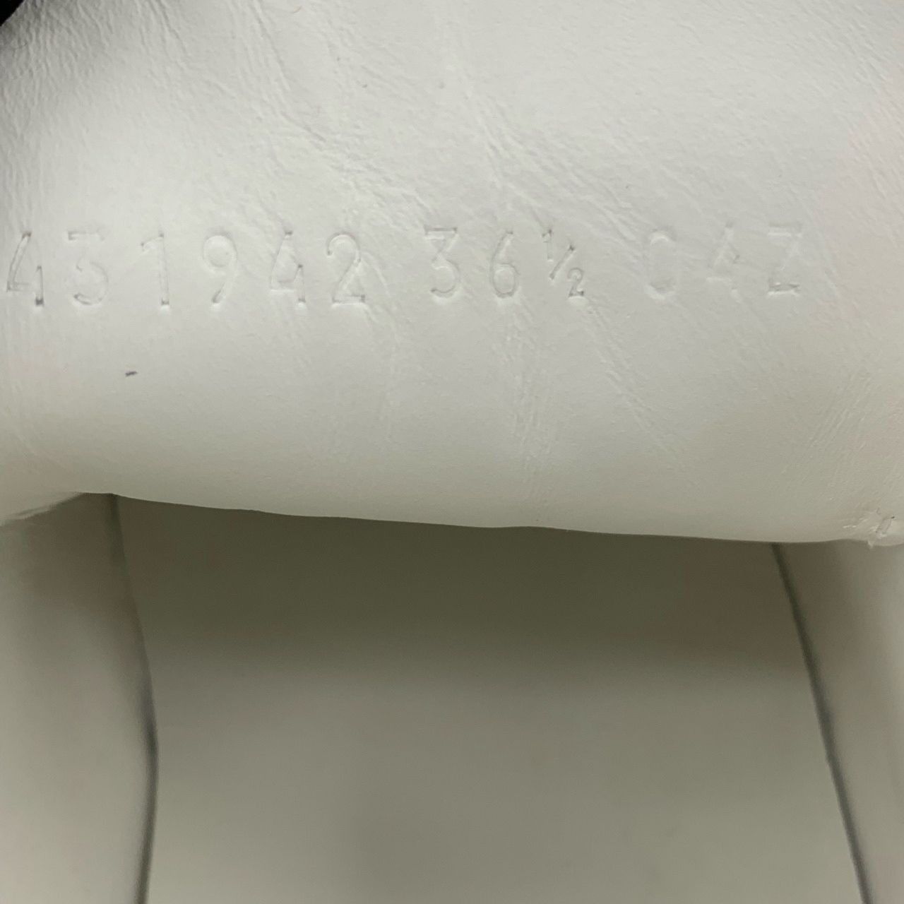 Gucci [Gucci] Bee-Embroidery Striped Casual Sneakers 36.5 White Size US 6.5 / IT 36.5 - 3 Thumbnail