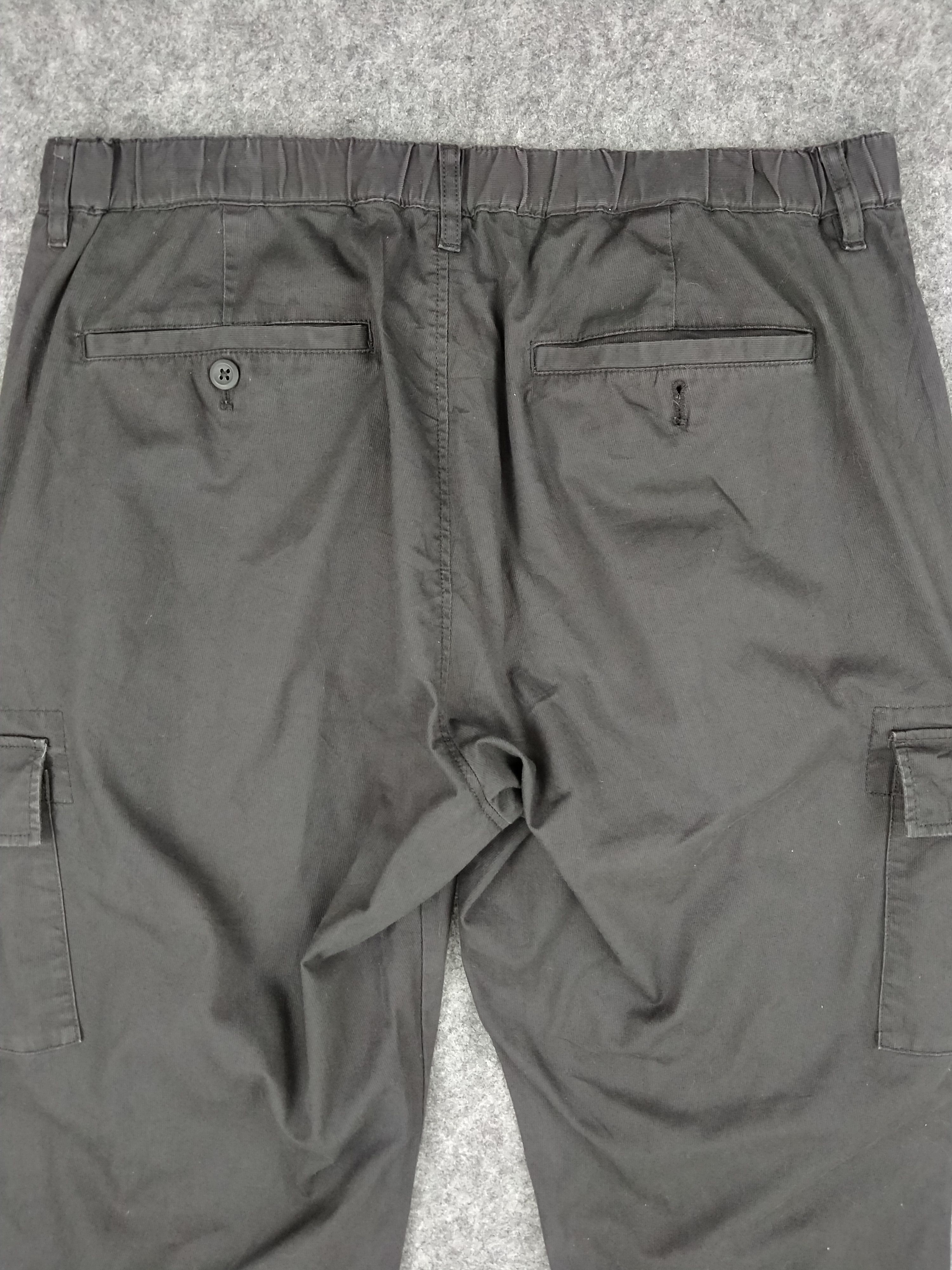 Japanese Brand Uniqlo Japanese Brand Cargo Multi Pocket Pants 33x28.5 CP092 Size US 32 / EU 48 - 3 Thumbnail