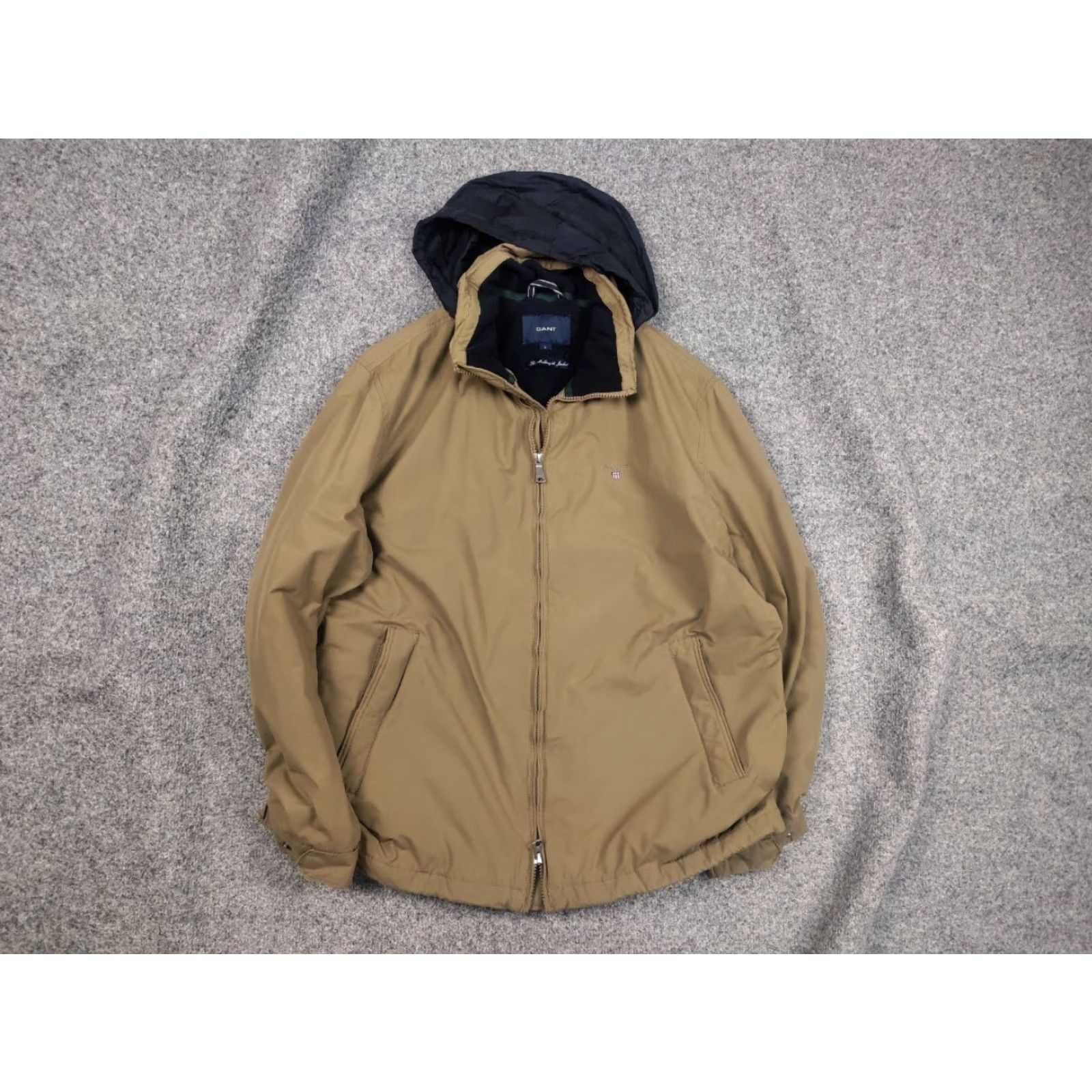 Gant Gant Jacket Main Selling Point Hooded Fleece-insulated Mid Length Dark Khaki Beige Nylon Zip Stand-Up Collar Men L Size Size US L / EU 52-54 / 3 - 2 Thumbnail
