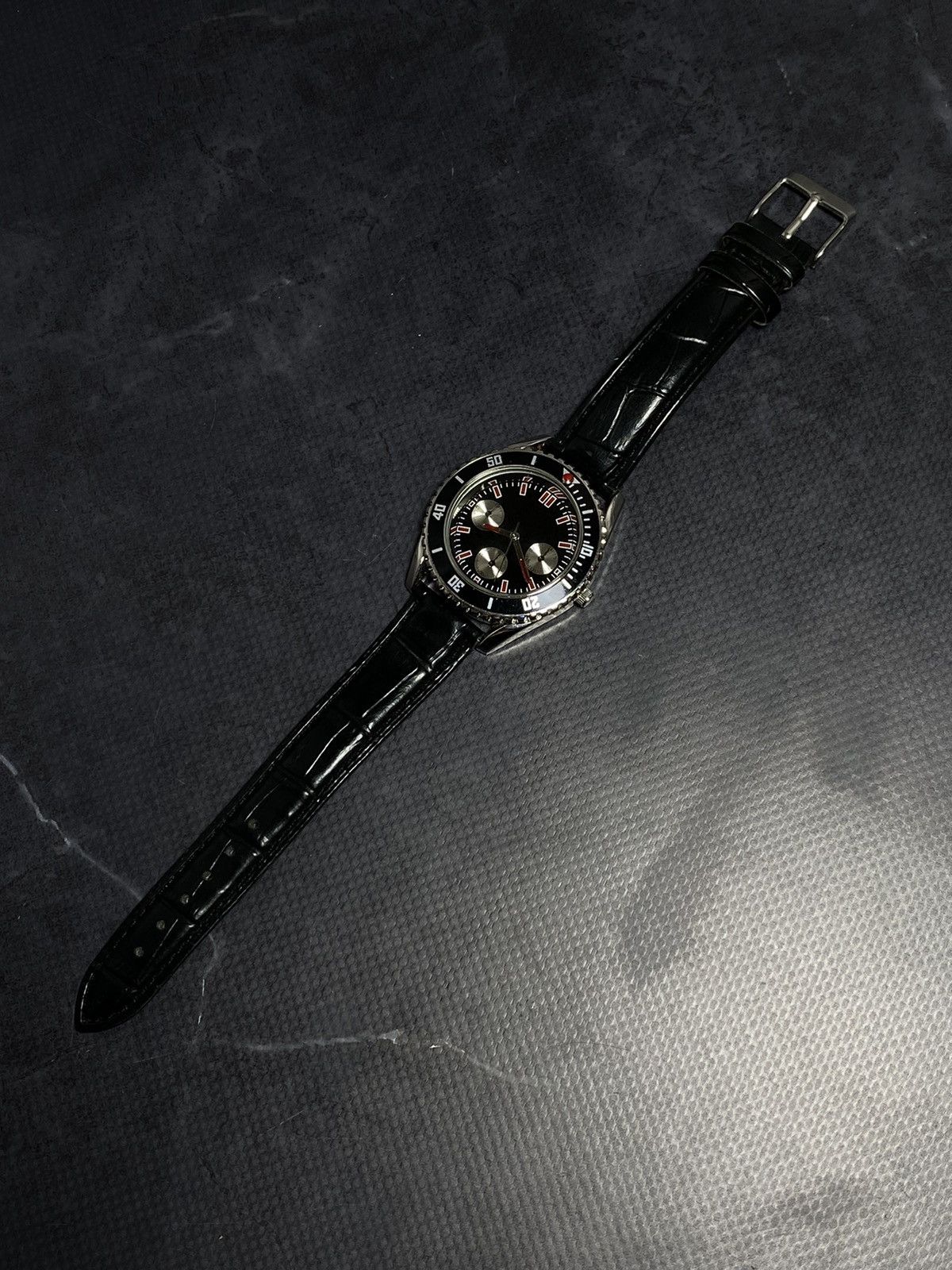 Vintage Avon Black Diver Quartz Watch Sporty Vintage Style ⌚ Size ONE SIZE - 6 Thumbnail