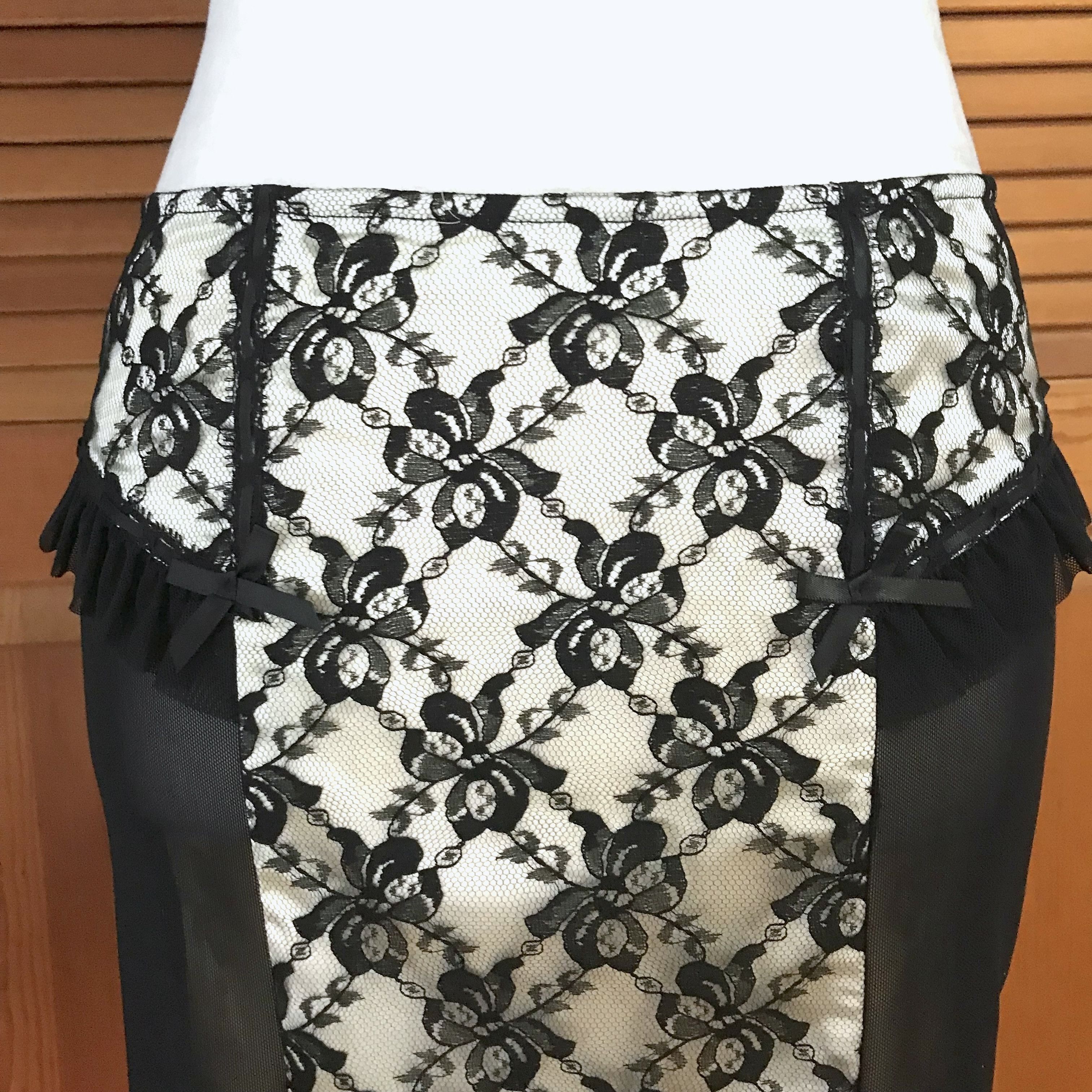 Lip Service Vintage Lip Service Vaudeville Vamps Coquette Ivory Skirt XS Size 25" / US 0 / IT 36 - 3 Thumbnail