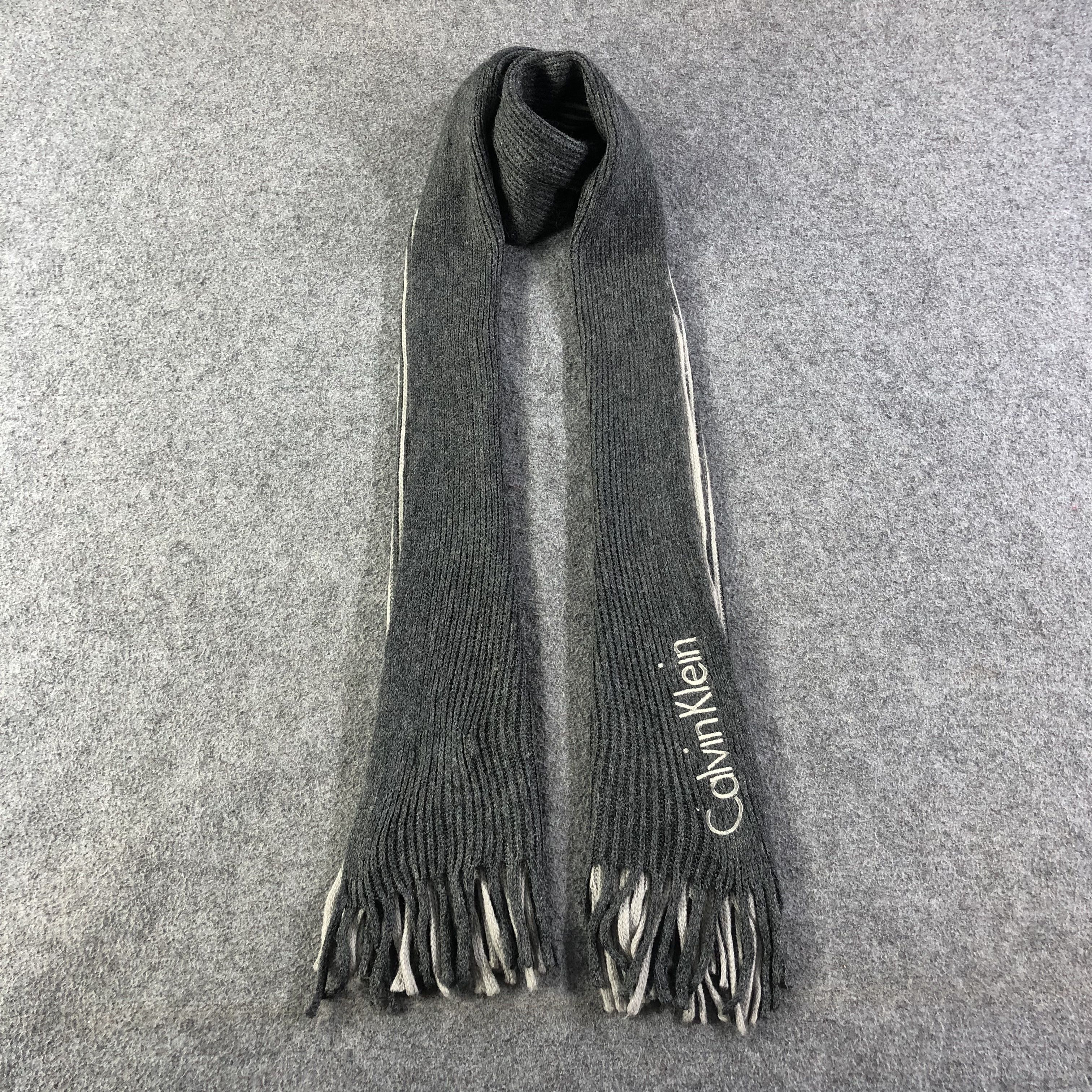 Calvin Klein Calvin Klein Knit Scarf Muffler V1161 Size ONE SIZE - 1 Thumbnail
