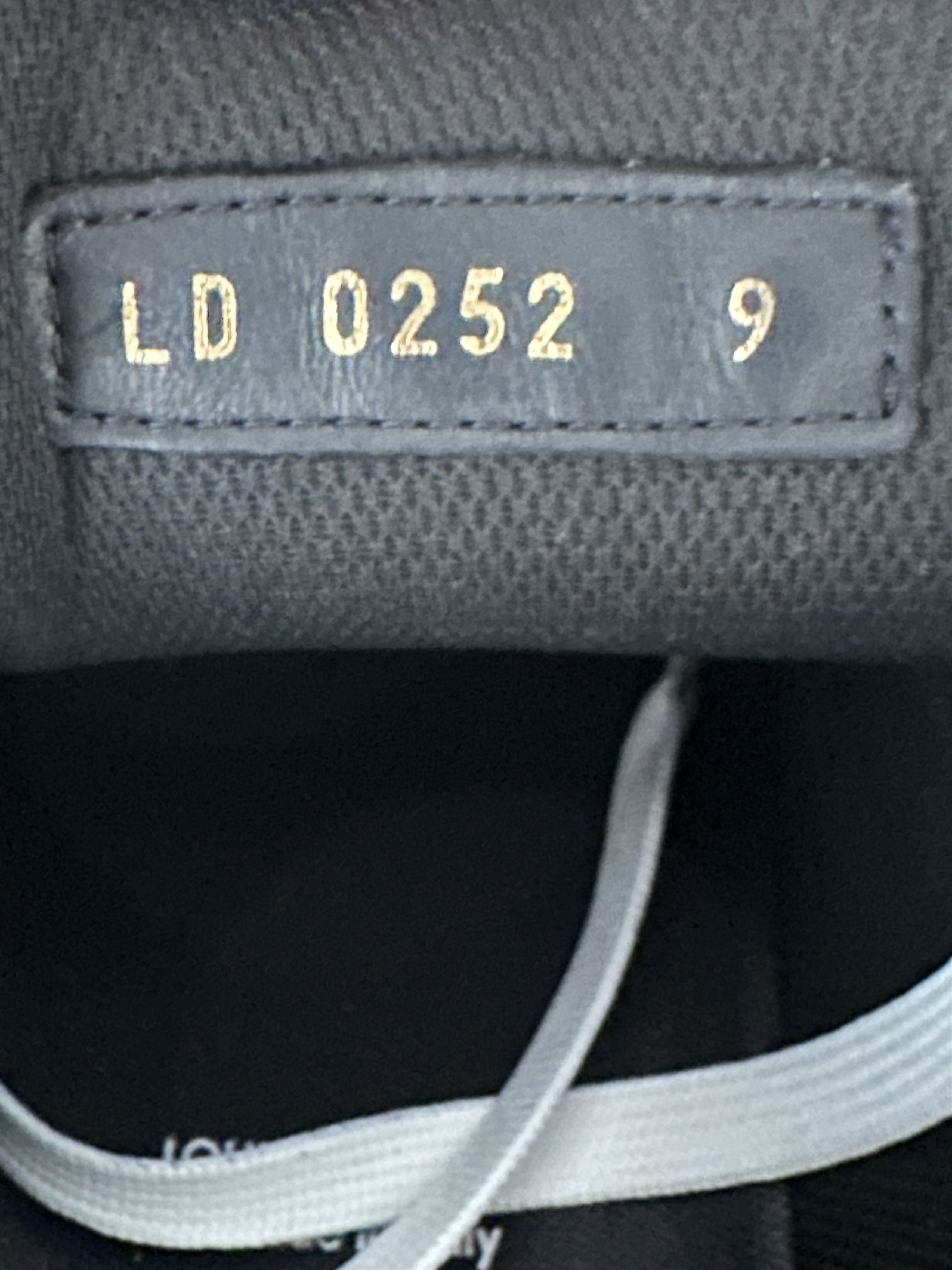 Louis Vuitton Louis Vuitton Black & Blue Logo Trainers Size US 10 / EU 43 - 8 Thumbnail
