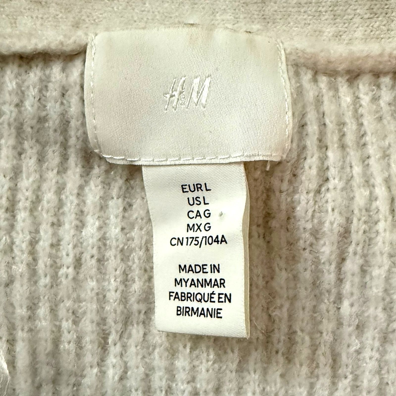 H&M H&M White Rhinestone Bow V-Neck Cardigan Sweater Size L Size L / US 10 / IT 46 - 7 Thumbnail