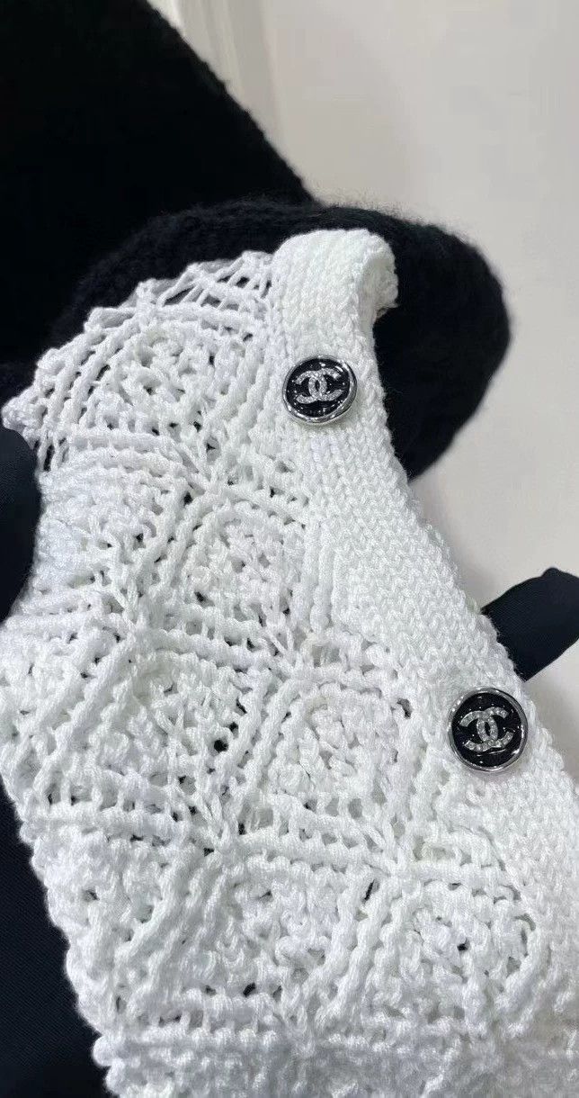 Chanel Chanel Castle series black and white logo sweater Size XS / US 0-2 / IT 36-38 - 3 Thumbnail