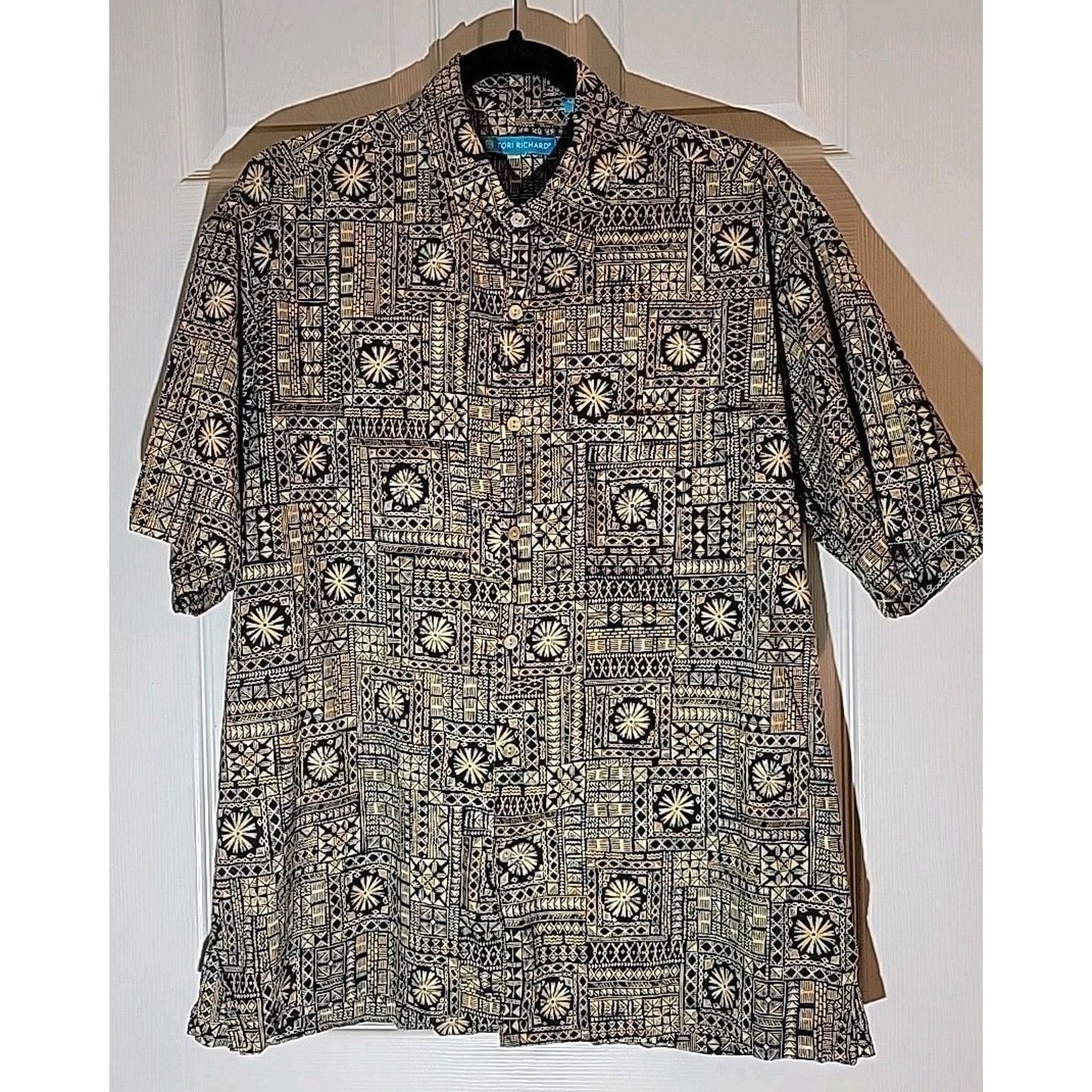 Tori Richard Tori Richard Vintage Hawaiian Print Button Shirt Native MED Size US M / EU 48-50 / 2 - 1 Thumbnail