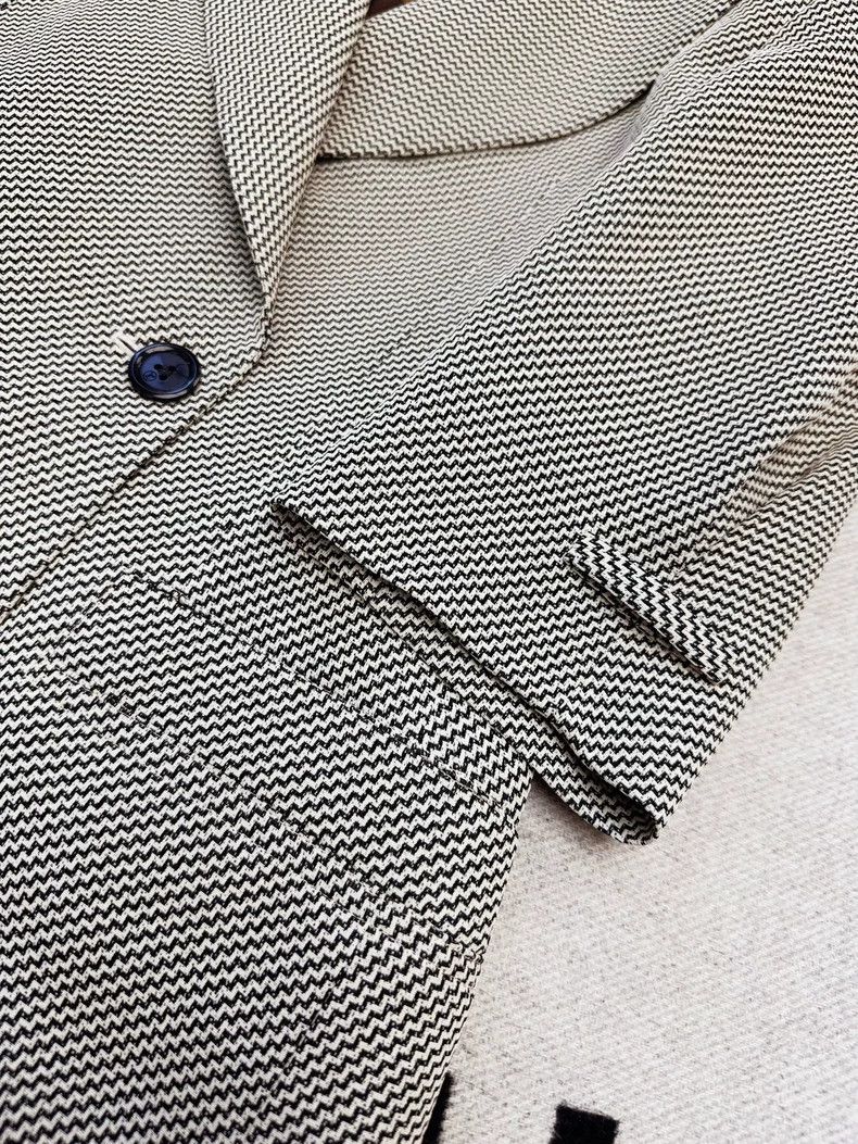 Louis Vuitton LOUIS VUITTON Wavy twill mid-sleeve jacket 2504-Nextarrow Size XS / US 0-2 / IT 36-38 - 3 Thumbnail