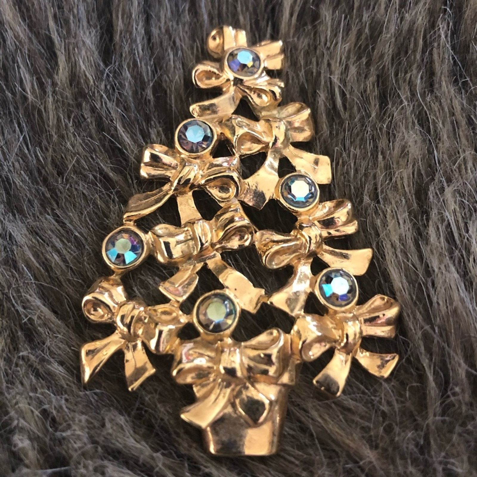 Vintage Vtg Avon AB bow Christmas tree book piece brooch Size ONE SIZE - 1 Thumbnail