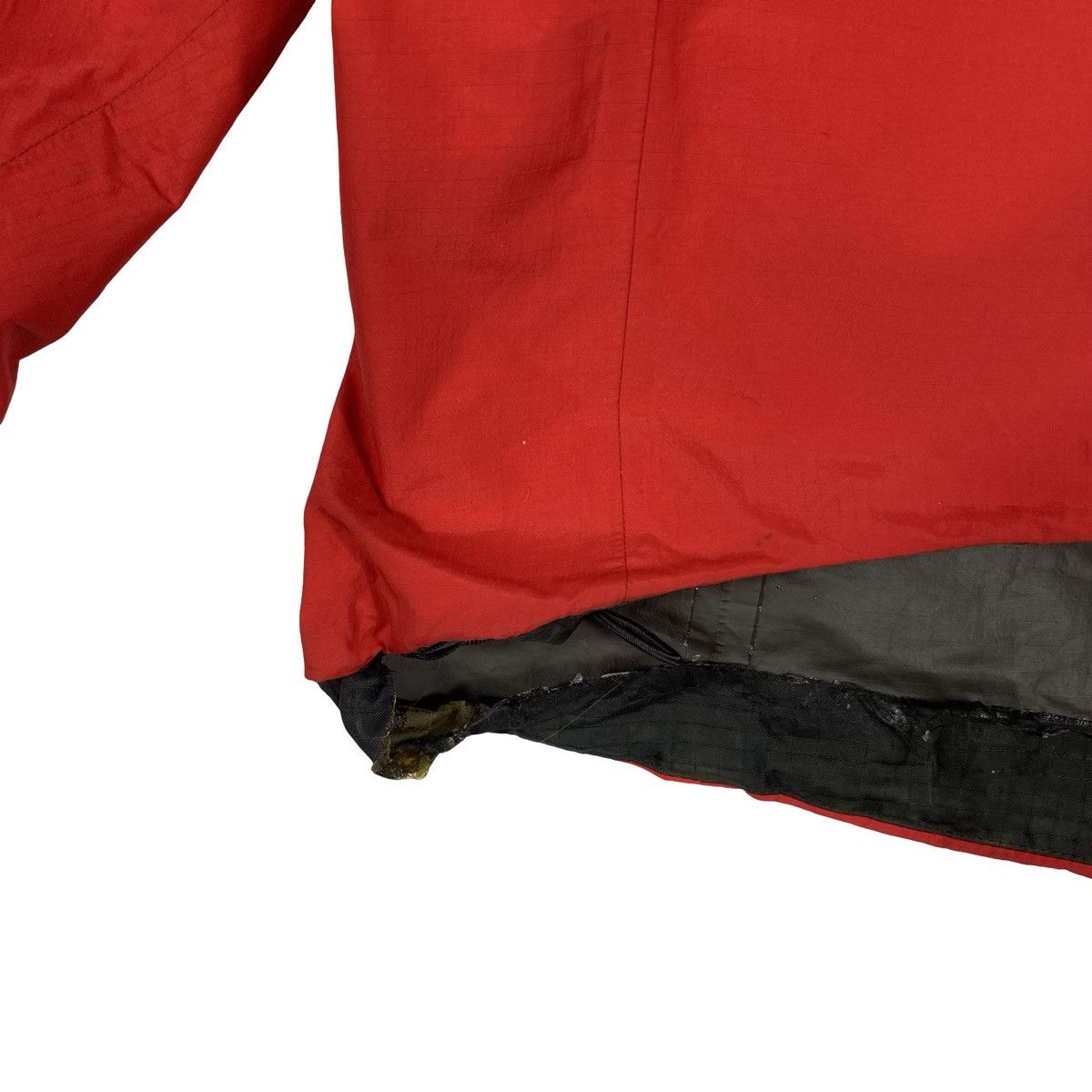 Arc'teryx Vintage Arc'teryx Gore-Tex Paclite Shell Jacket Red Size US M / EU 48-50 / 2 - 8 Thumbnail