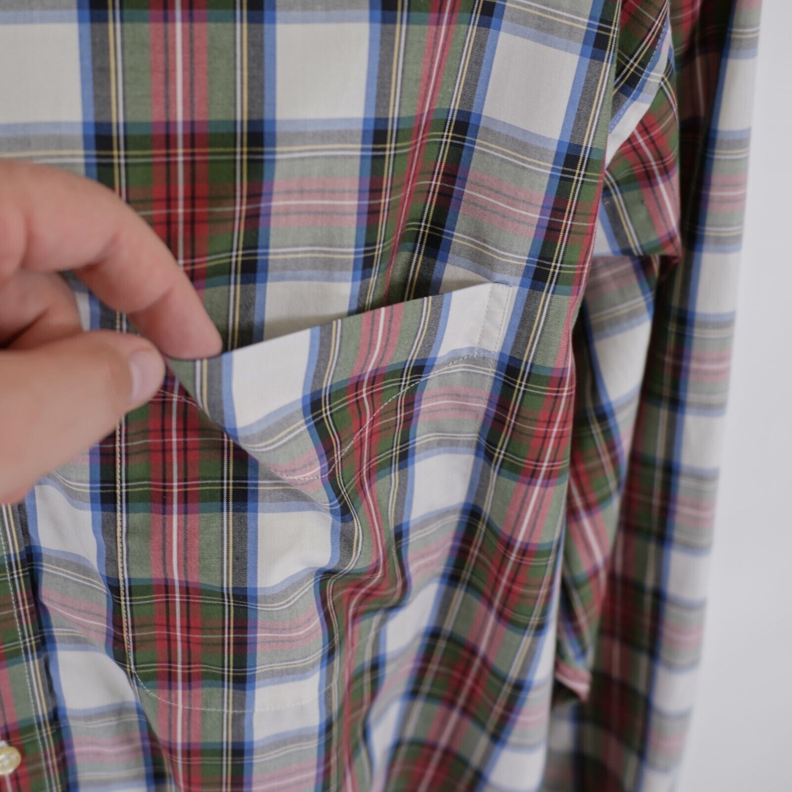 Jos. A. Bank DAMAGED Jos A Bank Traveler's XL Green Red Blue Plaid Button Size US XL / EU 56 / 4 - 3 Thumbnail