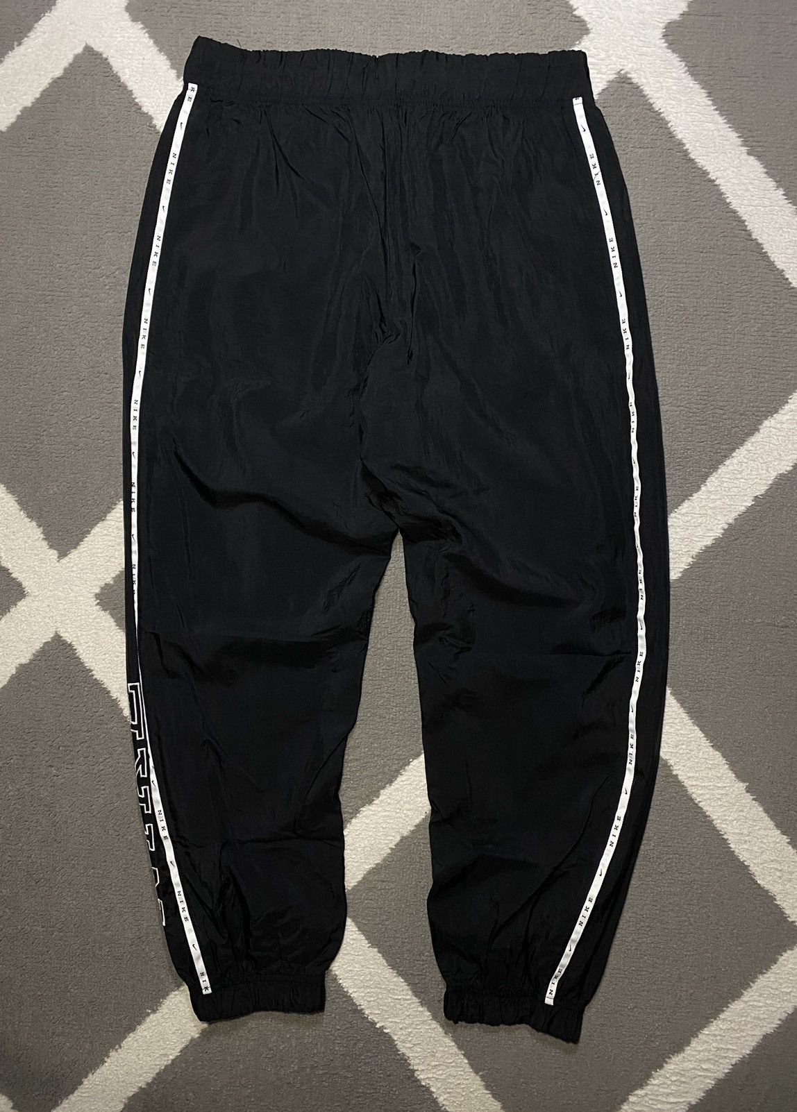 Nike × Vintage Nike swoosh Nylon Track Pants Sweatpants black womens M Size 26" / US 2 / IT 38 - 15 Thumbnail