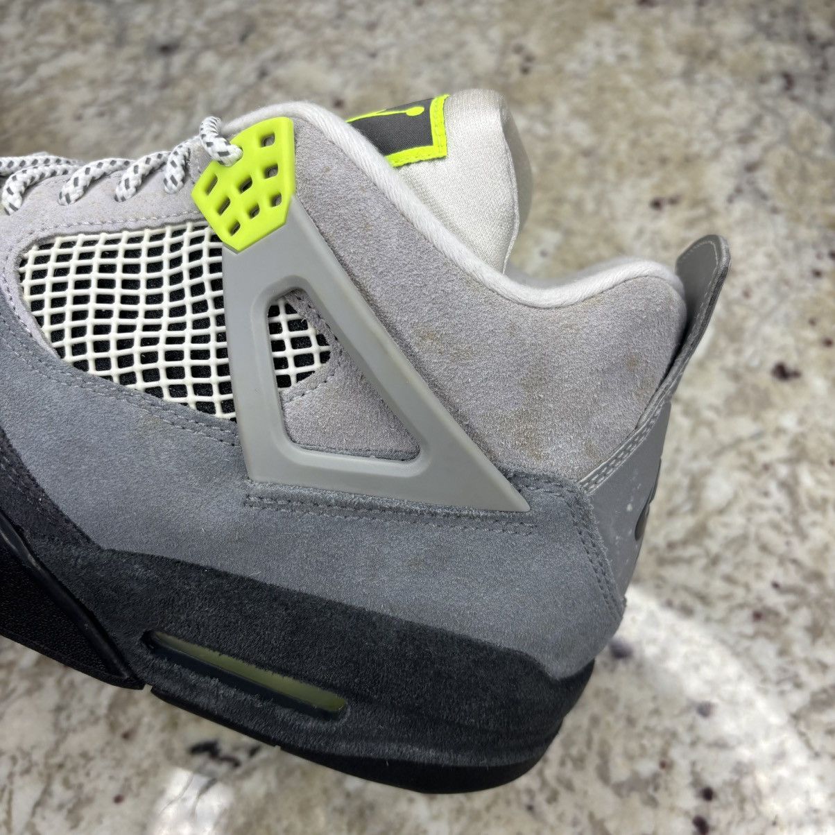 Jordan Brand Size 11 - Jordan 4 Retro SE Mid Neon 95 NEW WITH DEFECTS Size US 11 / EU 44 - 8 Thumbnail