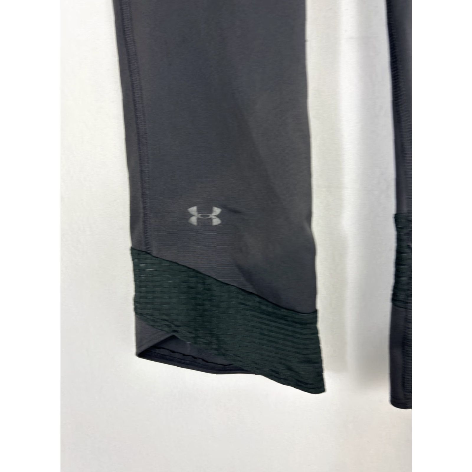 Under Armour Under Armour Womens Capri Pants Compression HeatGear Gray M 30X18 Activewear Size 32" / US 10 / IT 46 - 2 Thumbnail