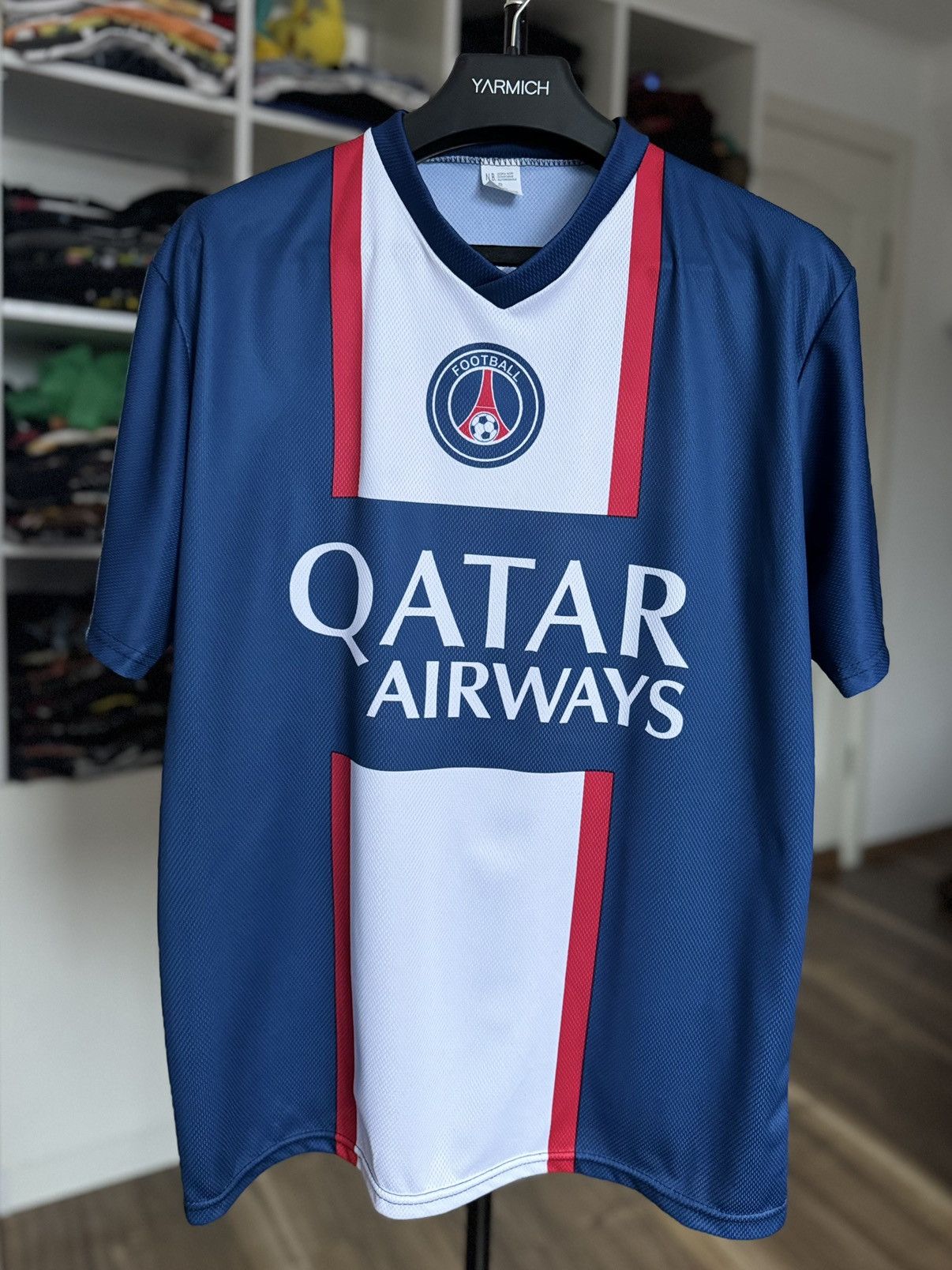 Other PSG Paris Saint Germain Messi Jersey Size US M / EU 48-50 / 2 - 3 Thumbnail