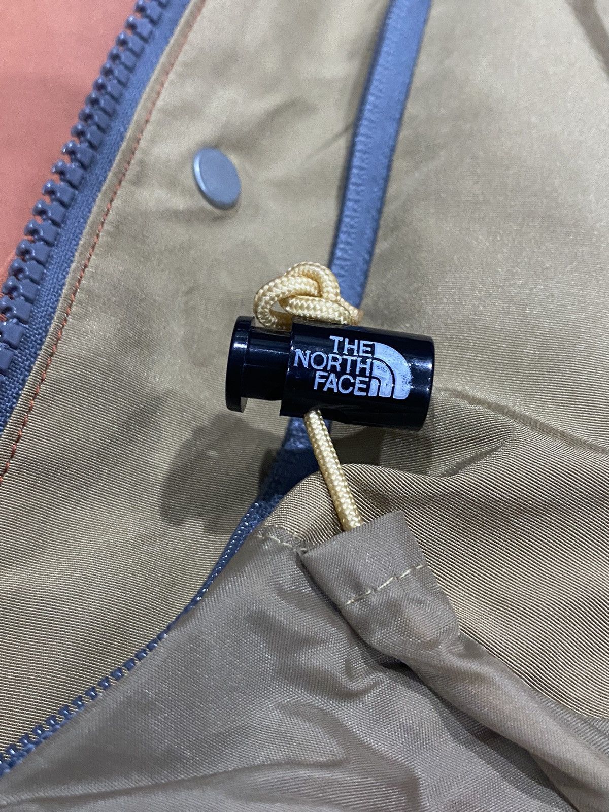 The North Face The North Face Hoodie Outdoor Jacket (L) Size US L / EU 52-54 / 3 - 16 Thumbnail