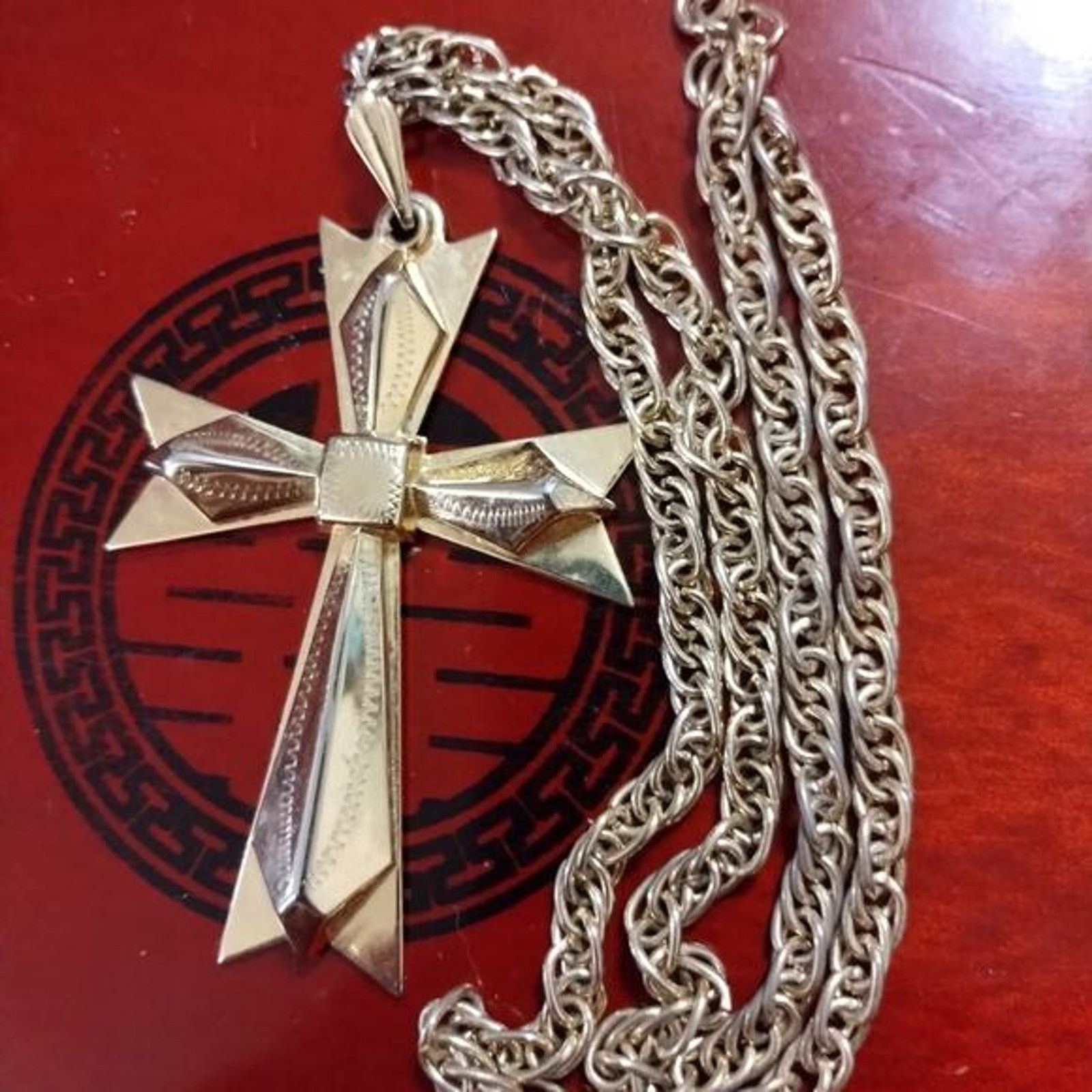 Vintage Beautiful gold-plated Gothic cross with a long chain Size ONE SIZE - 2 Thumbnail