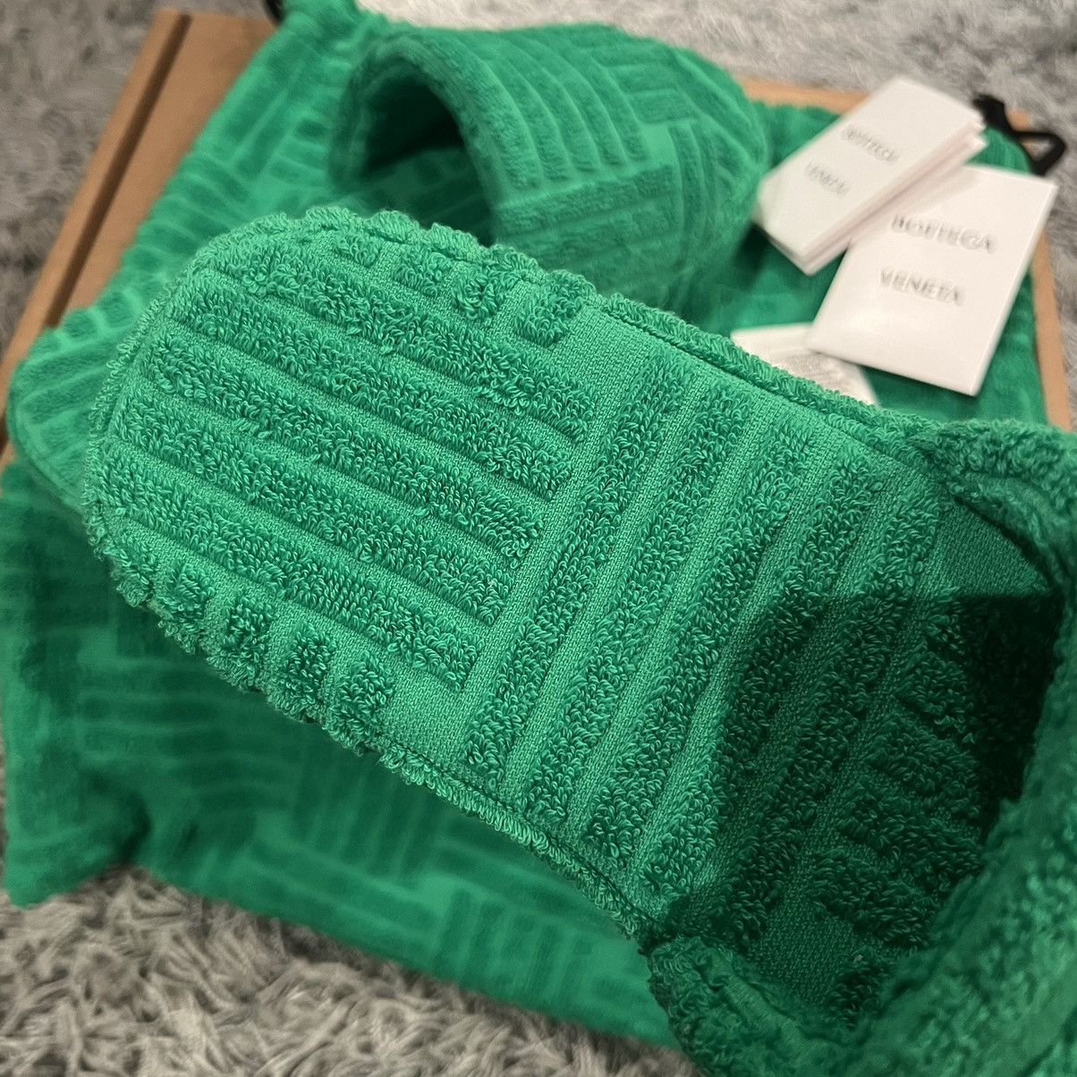 Bottega Veneta Bottega Veneta sponge slides green size 41 brand new logo Size US 8 / EU 41 - 4 Thumbnail
