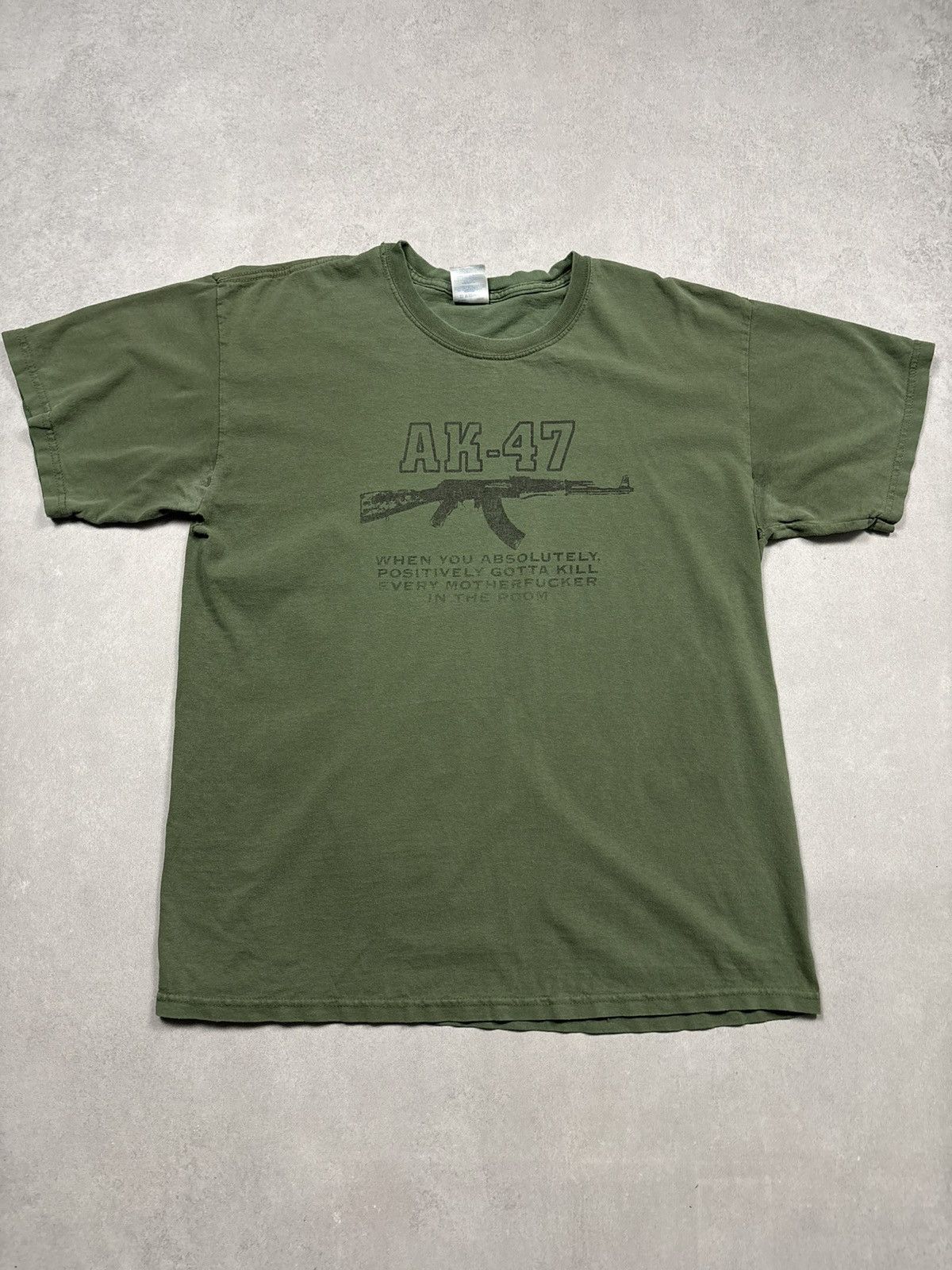 Vintage Vintage AK-47 Graphic T Shirt Military Gun Print Distressed Size US L / EU 52-54 / 3 - 1 Thumbnail