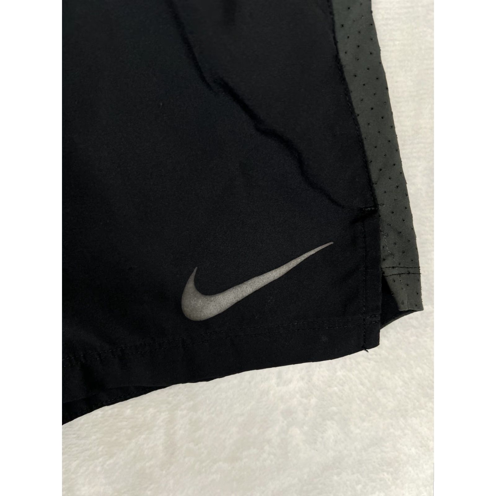 Nike Nike Dri Fit Running Athletic Shorts Women M Black Gray Stripe Swoosh Size 32" / US 10 / IT 46 - 2 Thumbnail