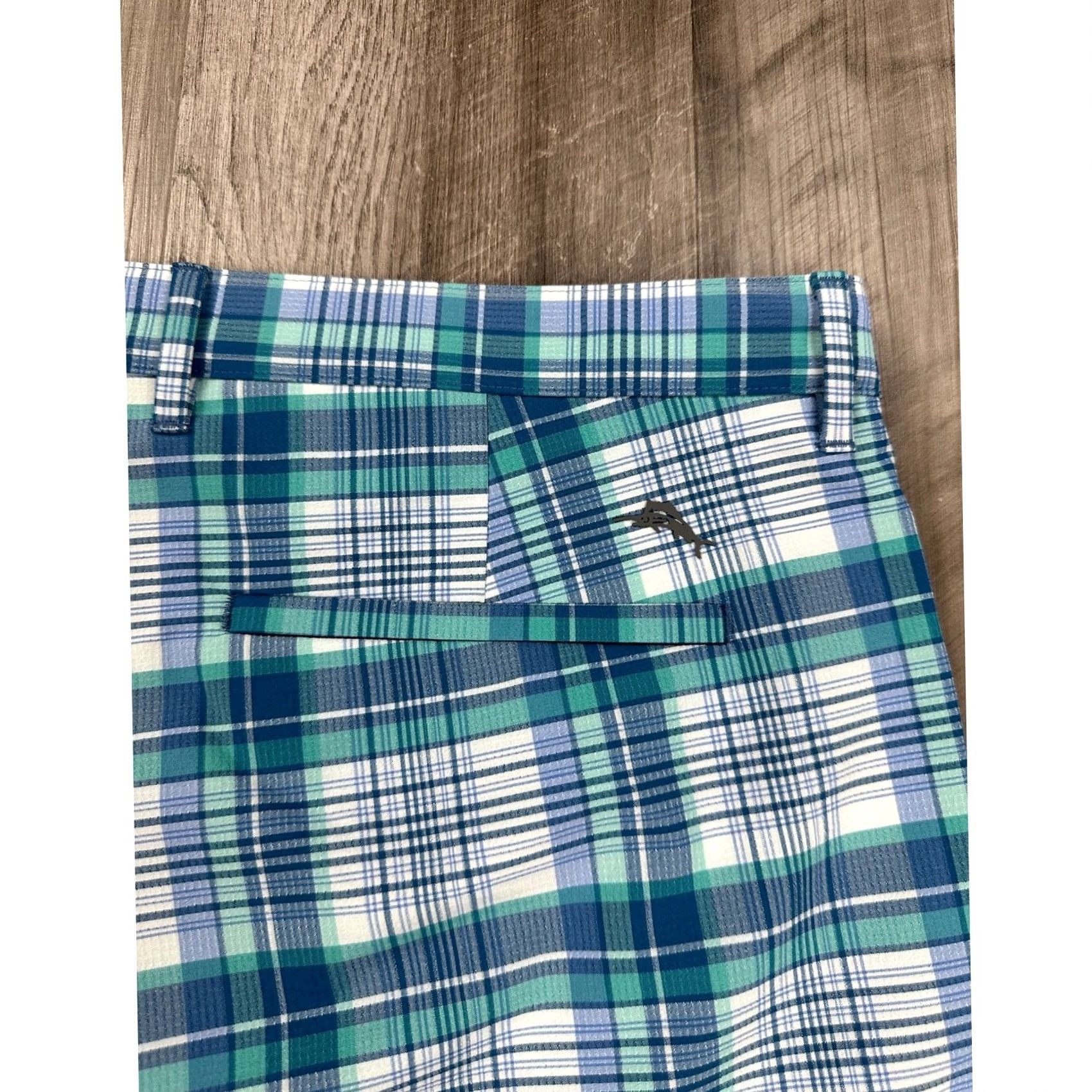 Tommy Bahama Tommy Bahama Chip Shot Clubhouse Plaid 9 Short 40x9 Men's Green XS? Not needed; provide final. Size US 40 / EU 56 - 5 Thumbnail