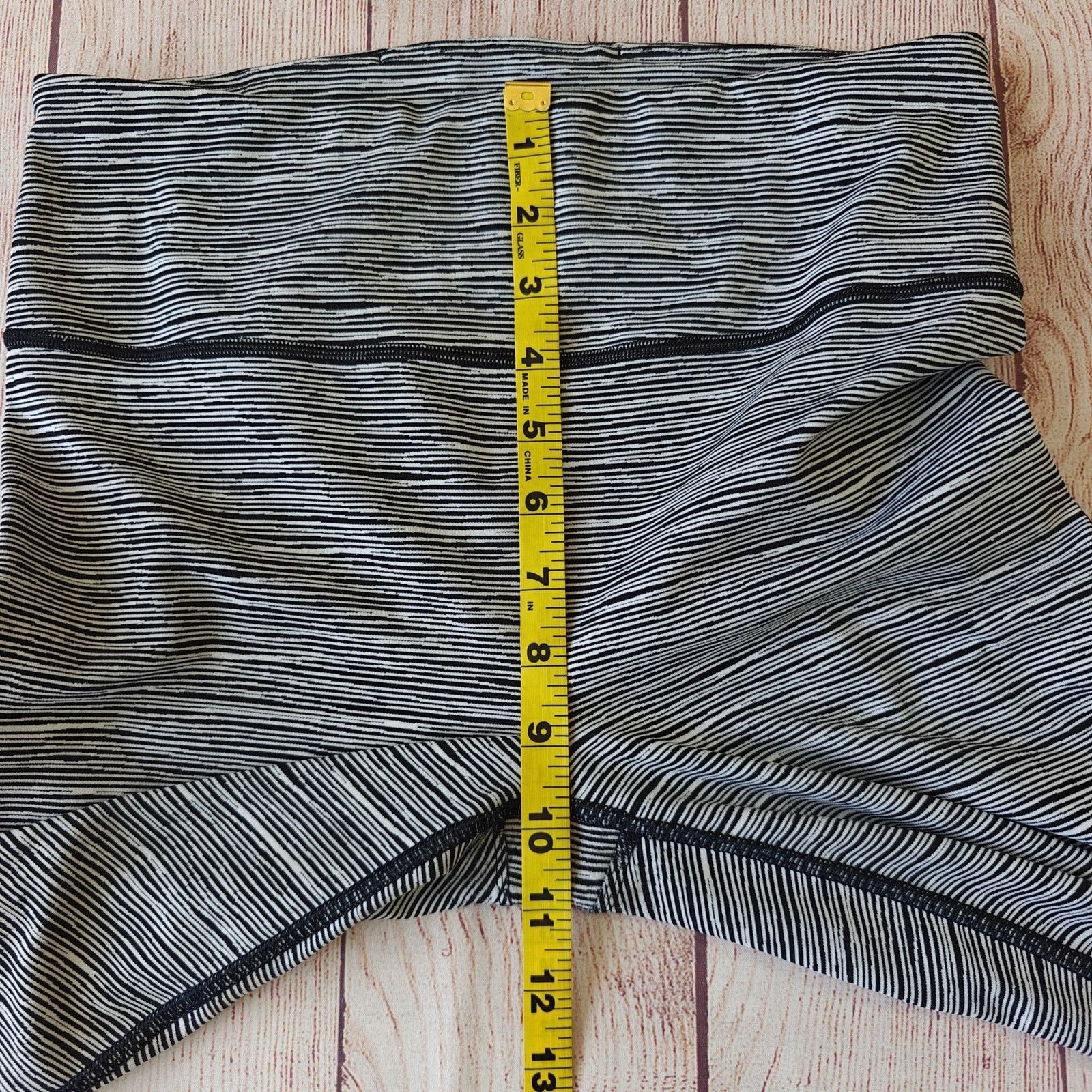 Athleta Athleta Ultimate Linear Lines Capri sz S Size 27" / US 4 / IT 40 - 5 Thumbnail